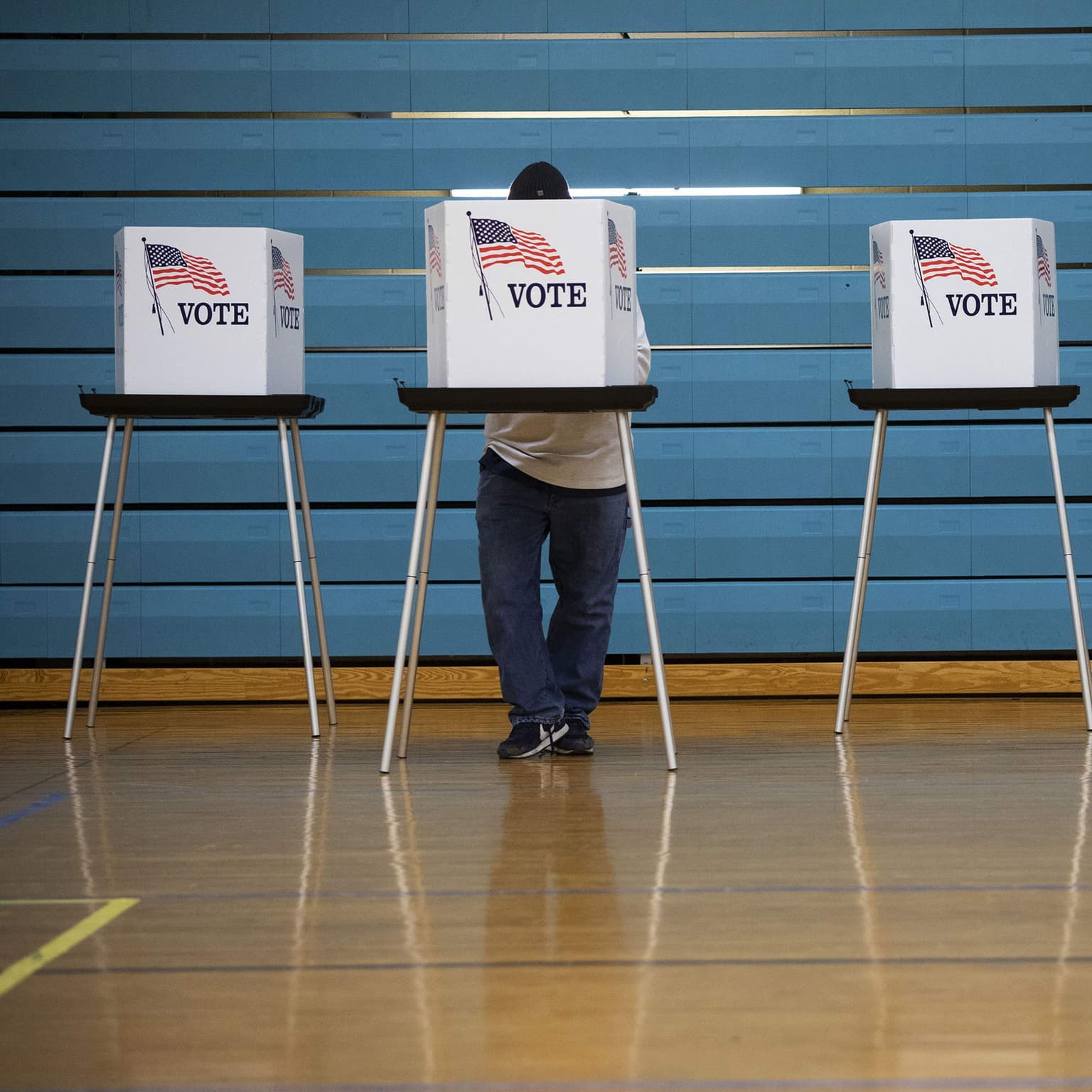 How to separate the signal from the noise when covering the midterms artwork