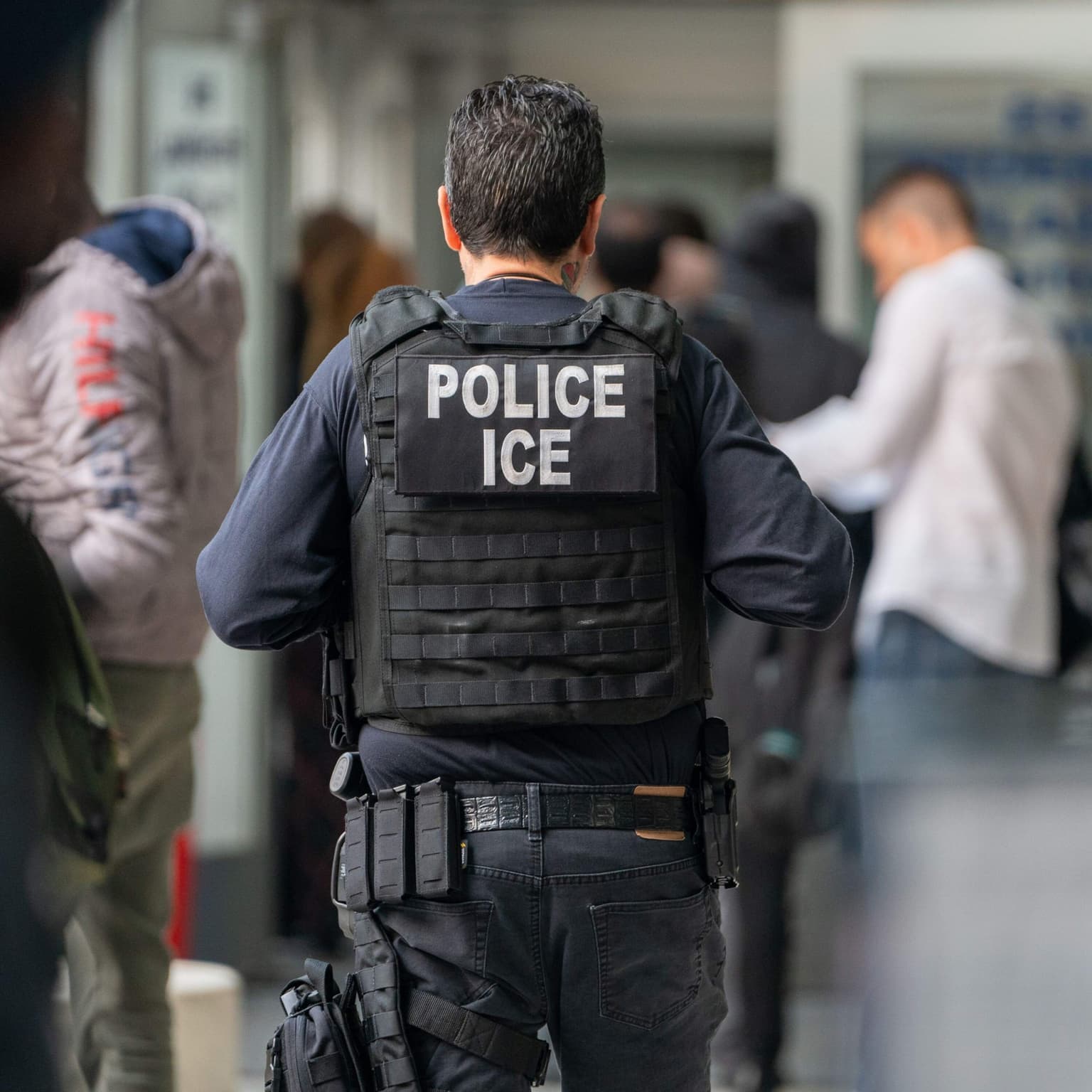 One of ICE’s biggest detention facilities is plagued by problems artwork