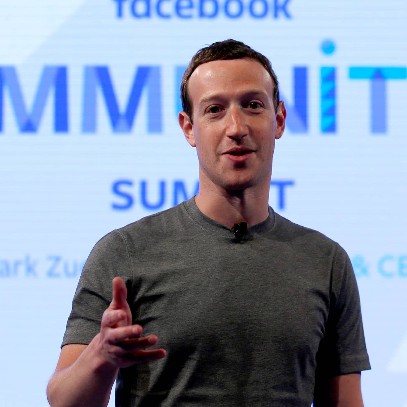 Kritik mot Dagens Nyheters senaste IT-granskning, Facebook pressas öppna upp om annonser och twittrande journalister utmanar nyhetslogik artwork