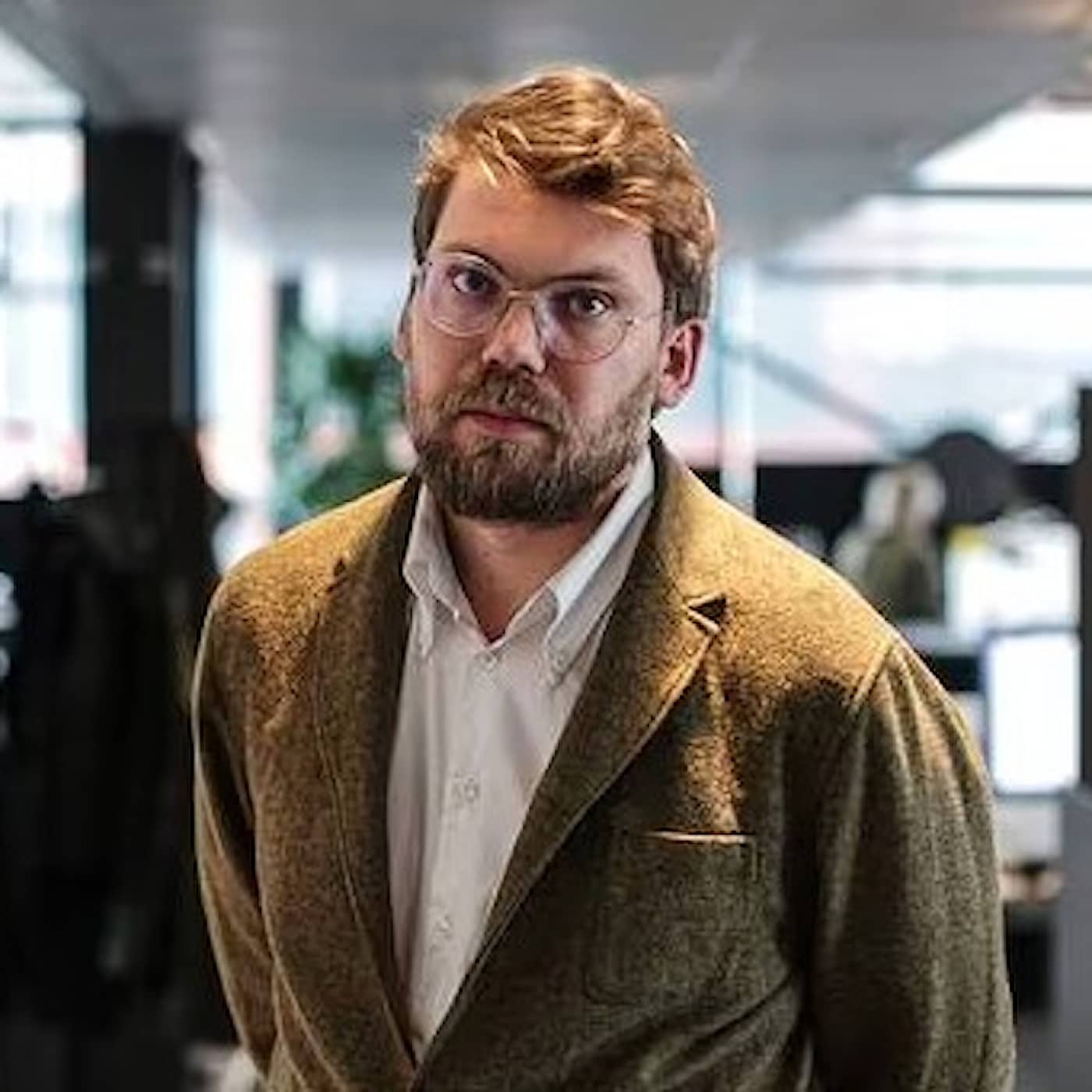Brottsutsatt och försvunnen flicka uthängd i pressen, Uppdrag granskning i alla lägen och dödsbesked via medier artwork
