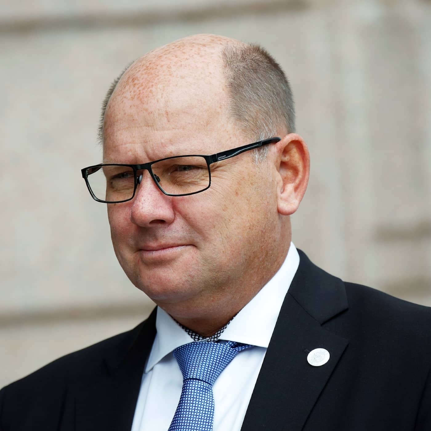 Hård kritik mot DN:s metoo-anklagelser mot talmannen Urban Ahlin, opinionsundersökningar inför valet i höst och del fem av Mediebudorden artwork