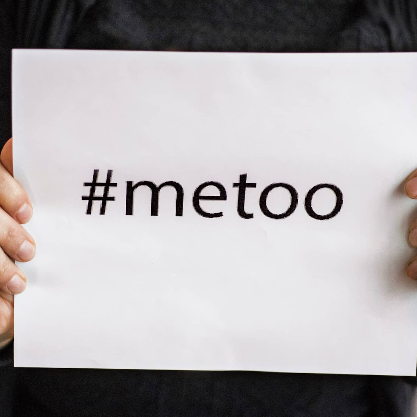 Ett år efter #metoo. Vad hände inne på de granskade redaktionerna? Vad hände med journalistiken? Vad händer nästa gång det blåser? artwork