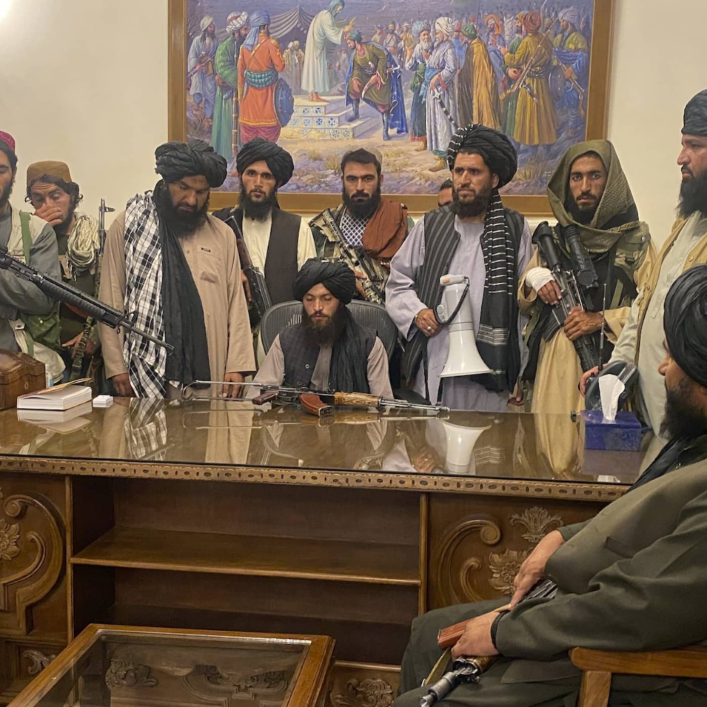 SVT publicerade namn och bild på tolk i Afghanistan, sparekonom med egenintresse i Dagens Industri, tipspengar till poliser som läcker artwork