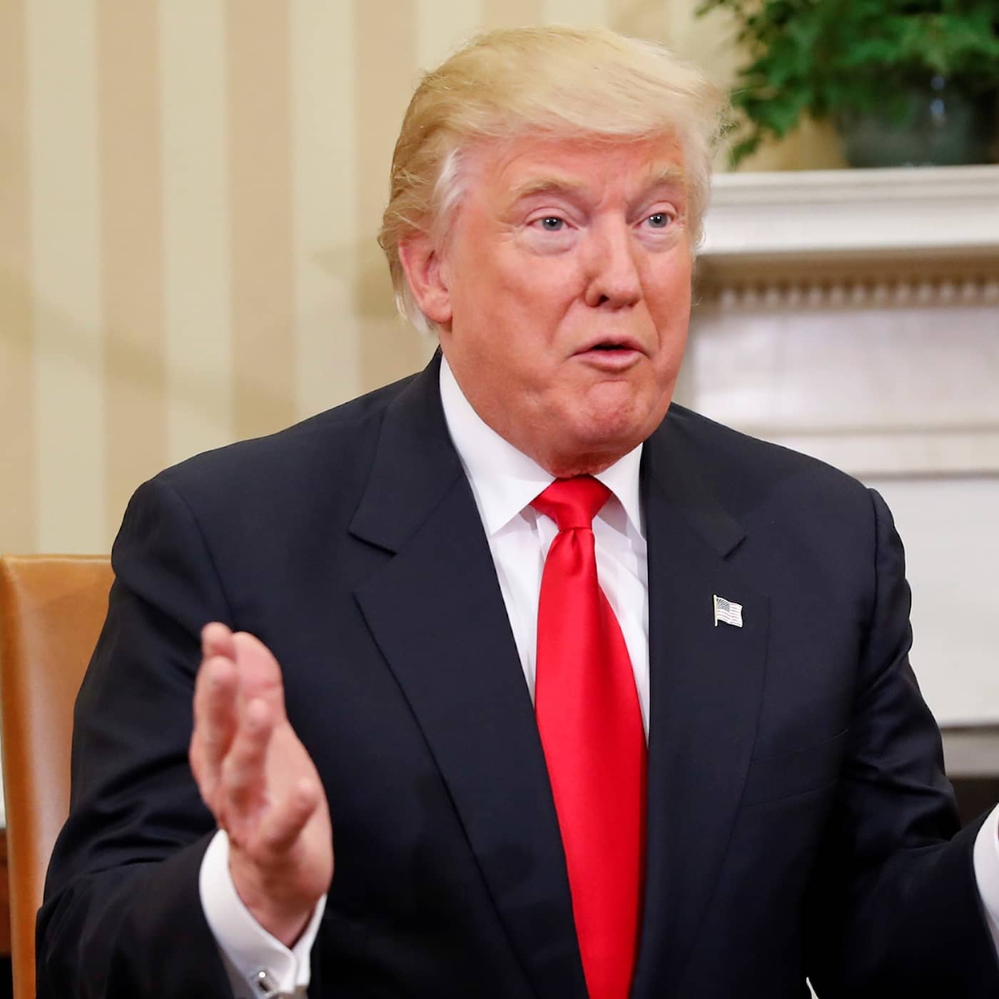 Mediemissad Trumpopinon och svajigt stöd för mediestöd artwork