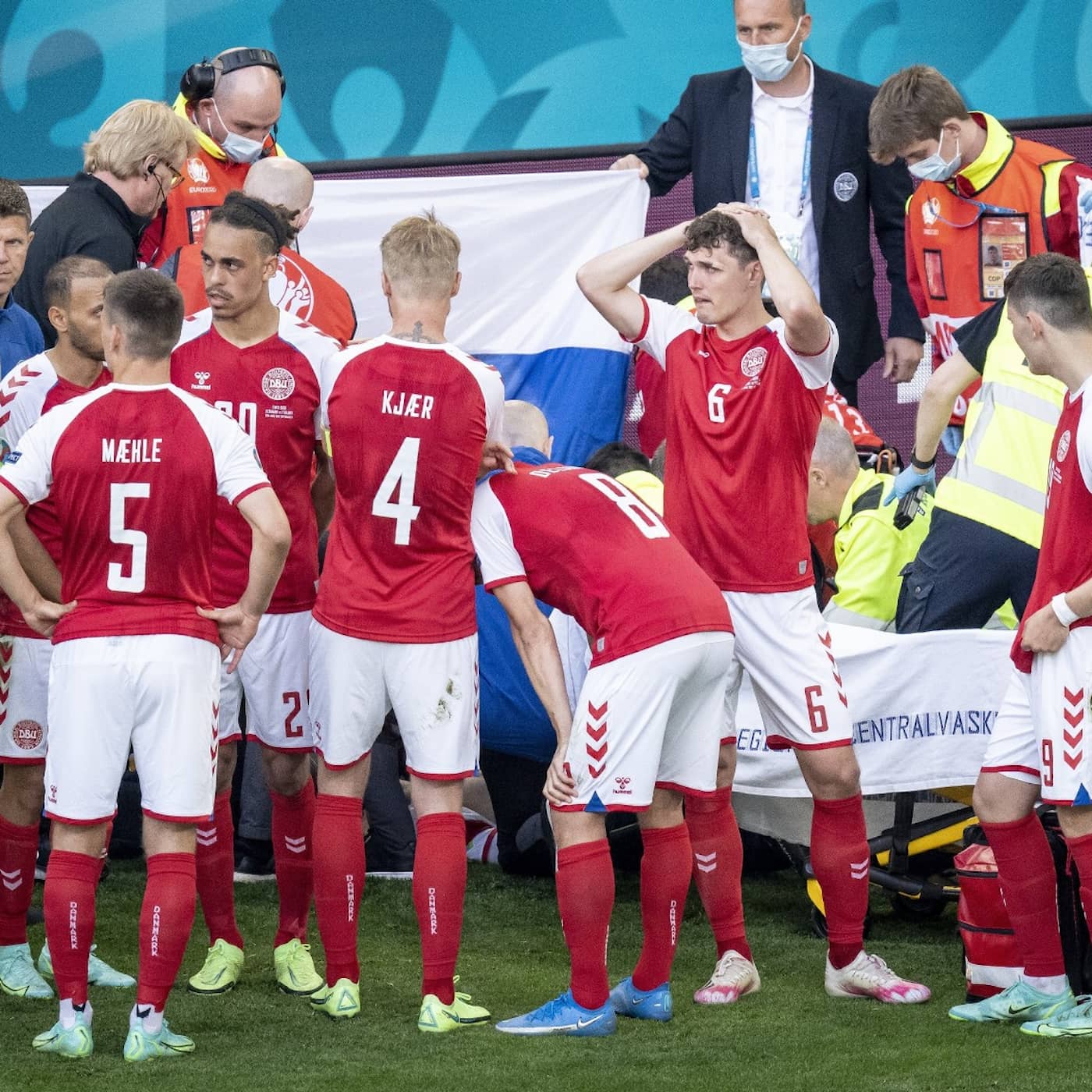 TV4 bröt fotbollsdrama för matmys, grekiska bokstäver ska avstigmatisera coronarapportering och exklusiv intervju med nyhetsroboten Mats artwork