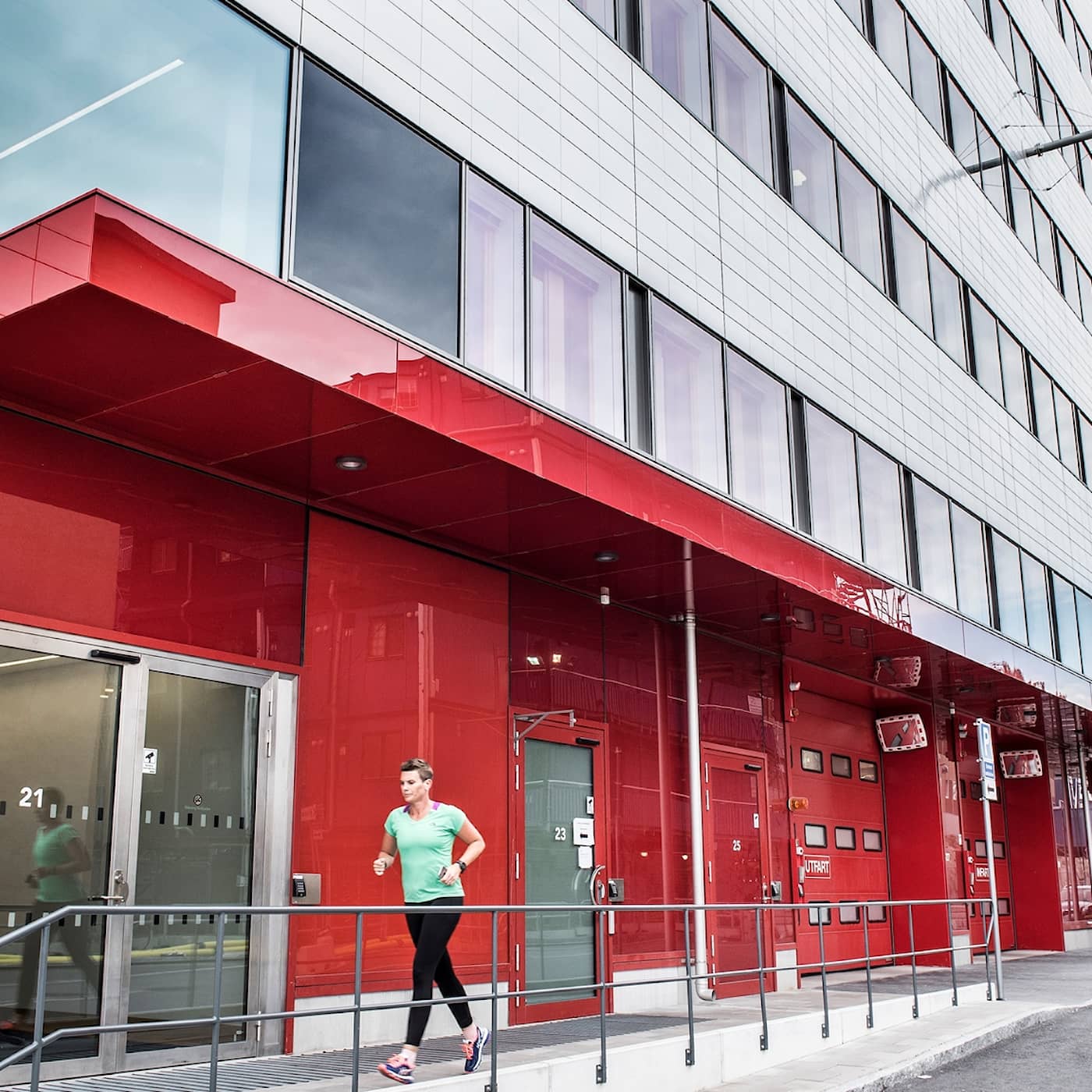 SvD och Skanska i strid om miljondörr, ensidig polisintervju i P4 Kalmar och rubrik-race om träningspiller artwork