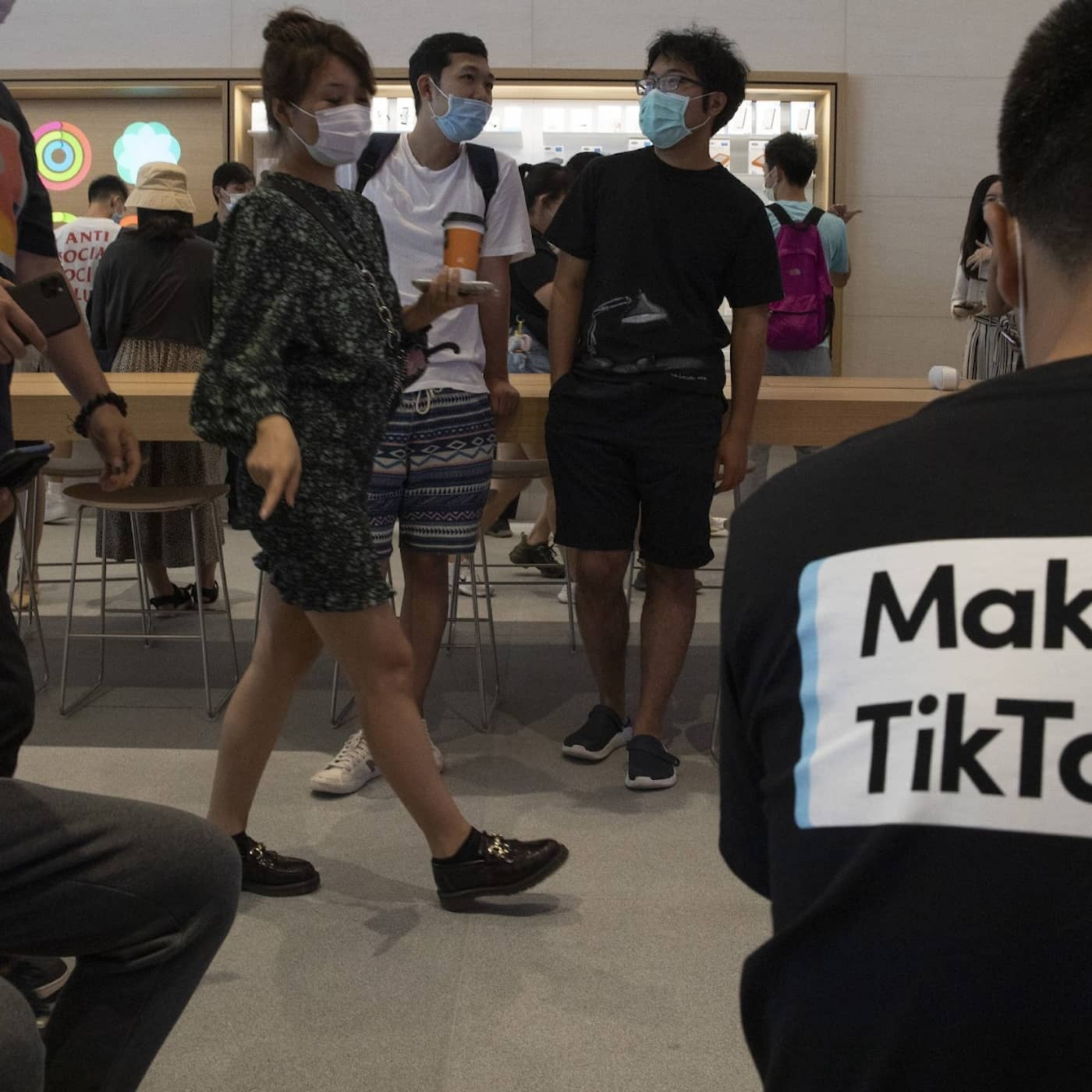 SVT:s TikTok-förbud och det globala tech-kriget, bankernas sparekonomer som experter, PR-striden runt raffinaderiet i Lysekil artwork