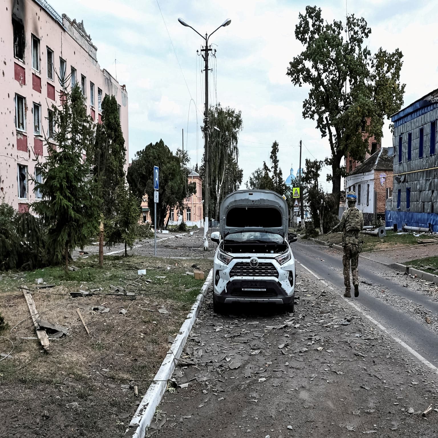 Kursk pocket closes as Ukraine advances in Donbas artwork