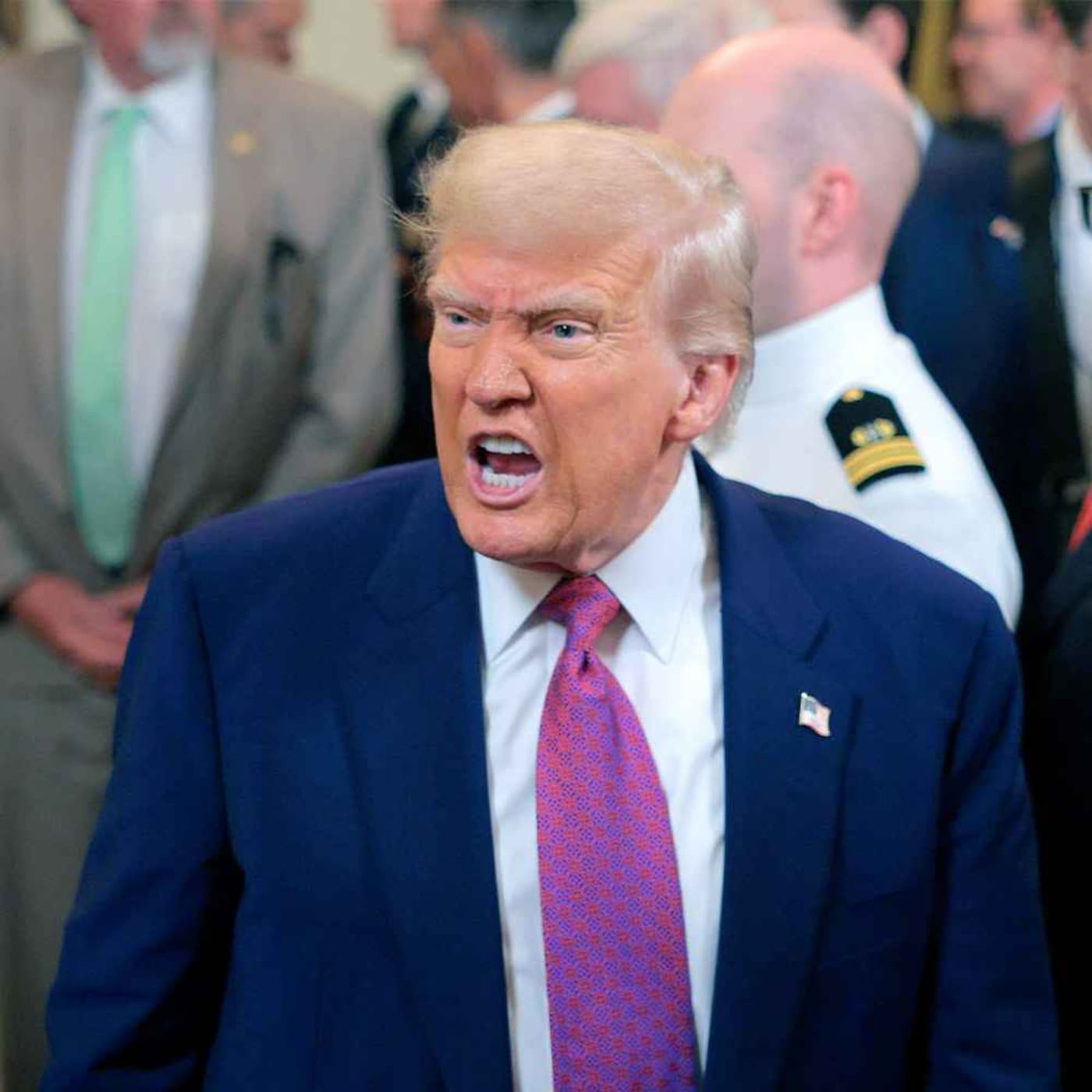Trump threatened Putin he'd 'bomb the sh*t out of Moscow’ & Ukraine pounded in heaviest blitz of war artwork