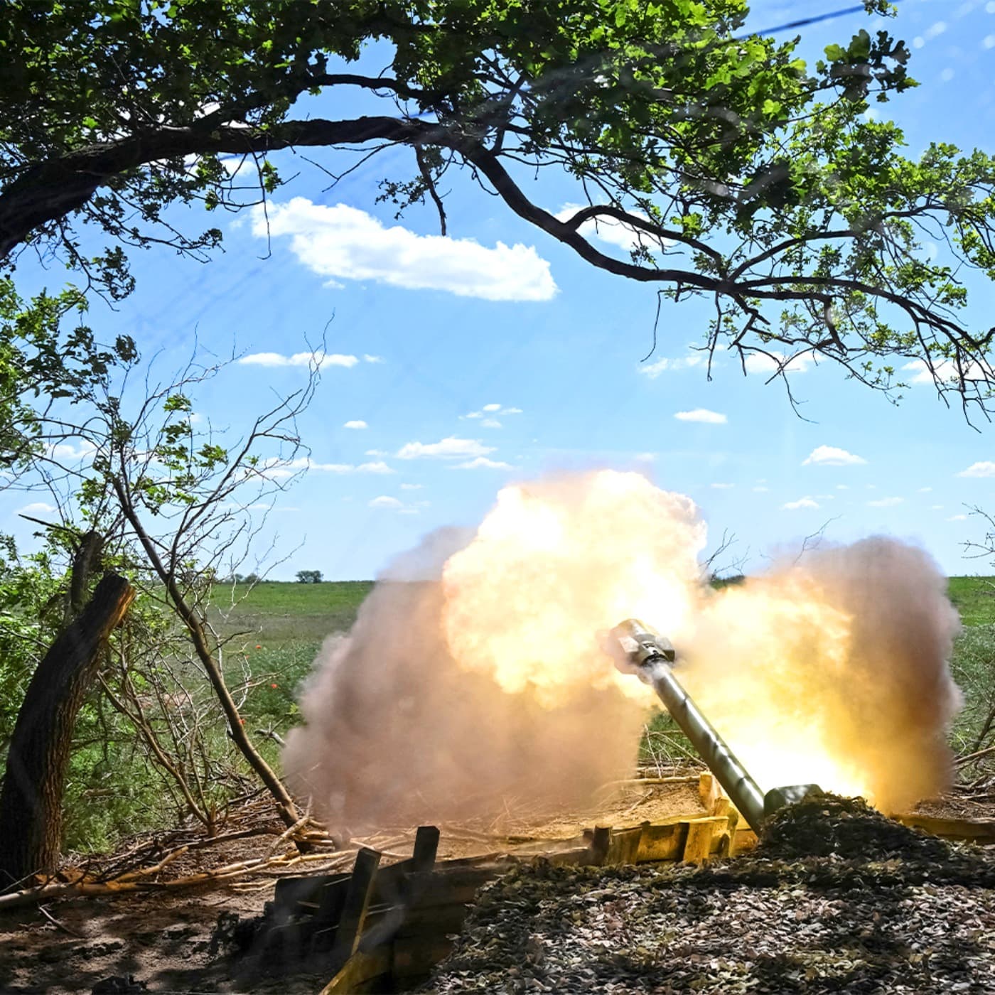 50,000 fresh Russian troops massing & Germany to help Ukraine make long-range missiles artwork