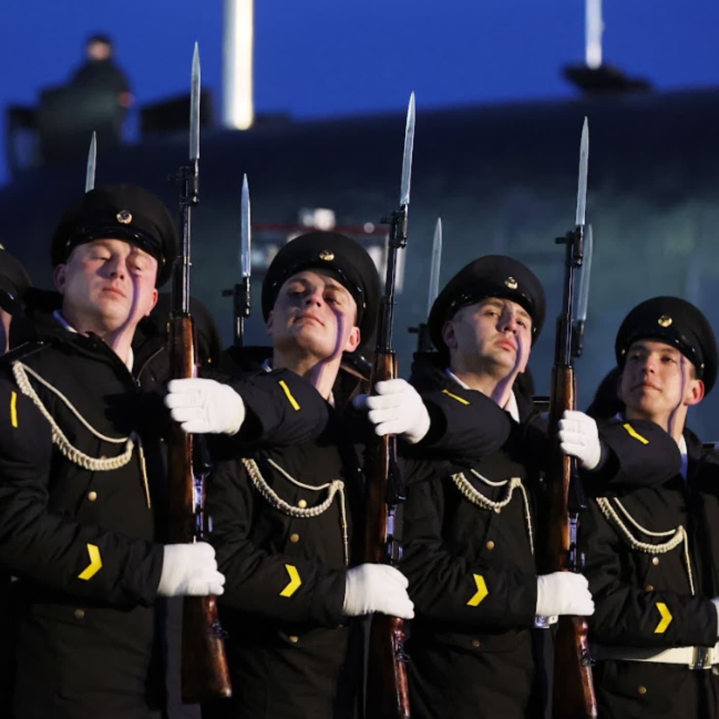 Putin calls up 160,000 Russians for military service & what did Biden get wrong on Ukraine? artwork