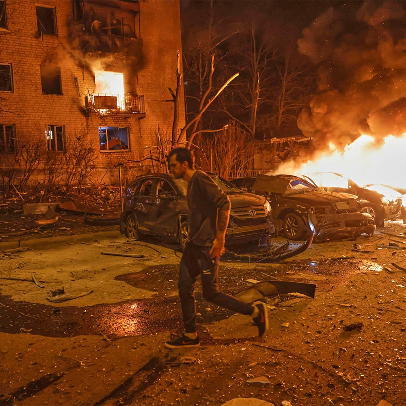 Russia intensifies attacks on Ukraine as ceasefire talks stall & Western military chiefs in Kyiv ‘planning boots on the ground’ artwork