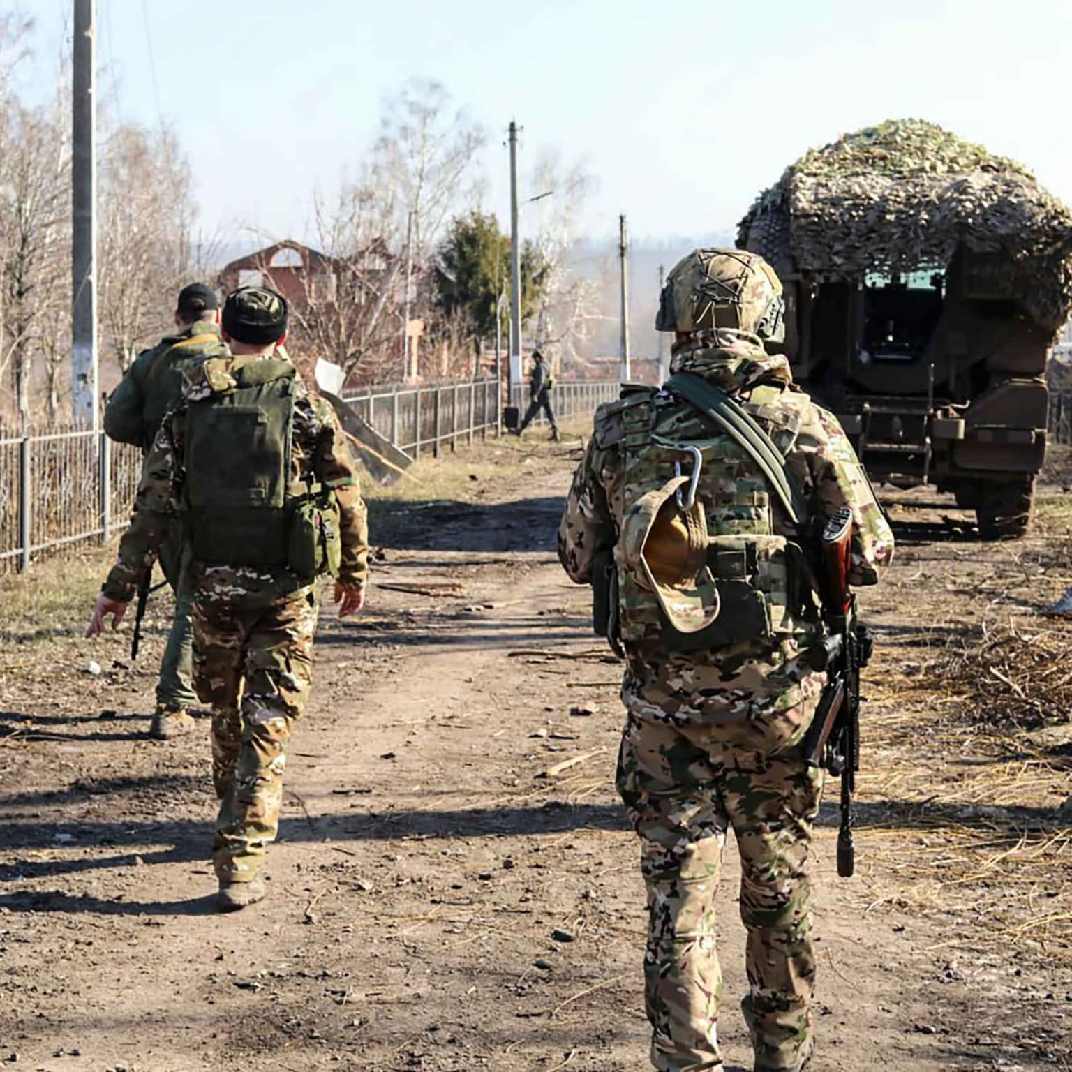 Troops cling to ‘sliver’ of Russian territory in Kursk & Trump talks of trading ‘power plants’ artwork