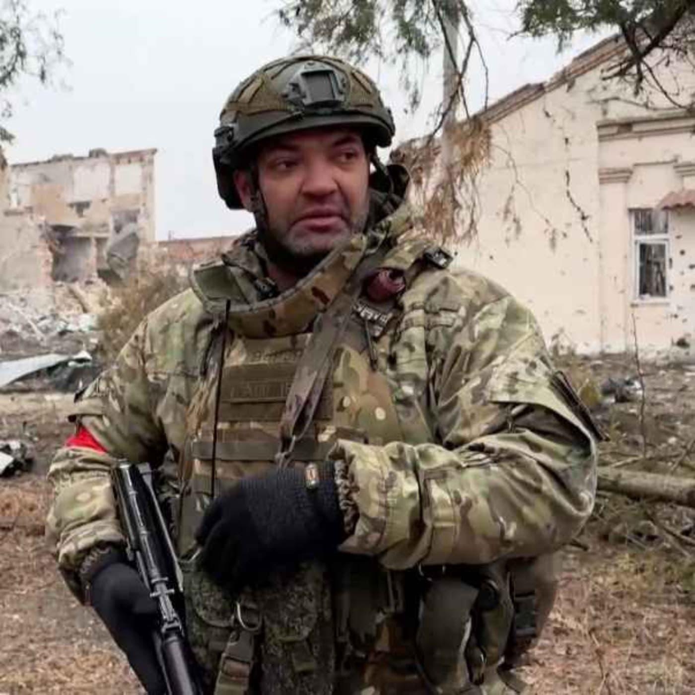 Fierce fighting in Russia as Ukrainian troops ‘hold on’ & Trump asks Putin to 'spare surrounded forces’ artwork