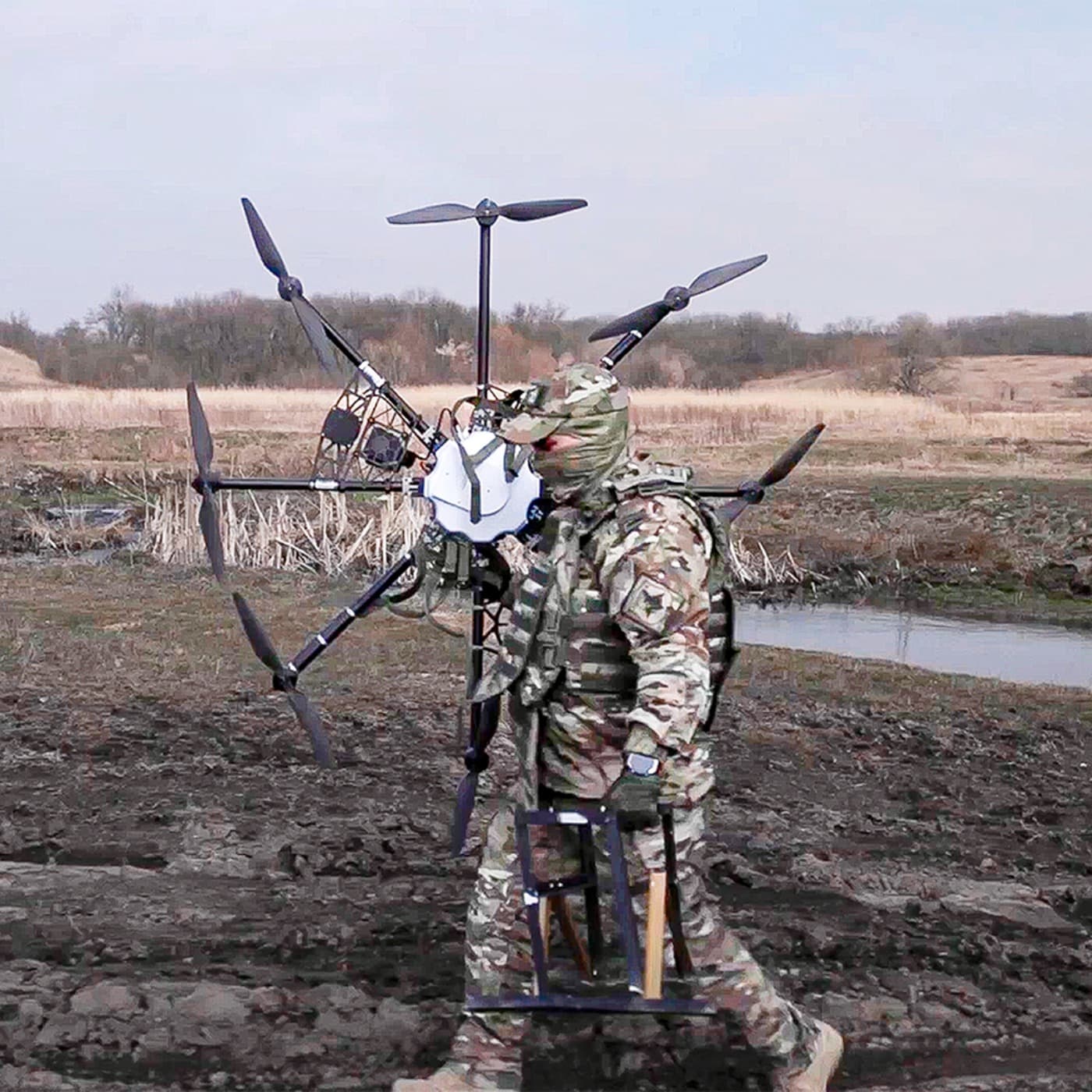 Ukraine hunts Russian drone pilots in successful new tactic & Europe to shield itself from Putin with millions of landmines artwork