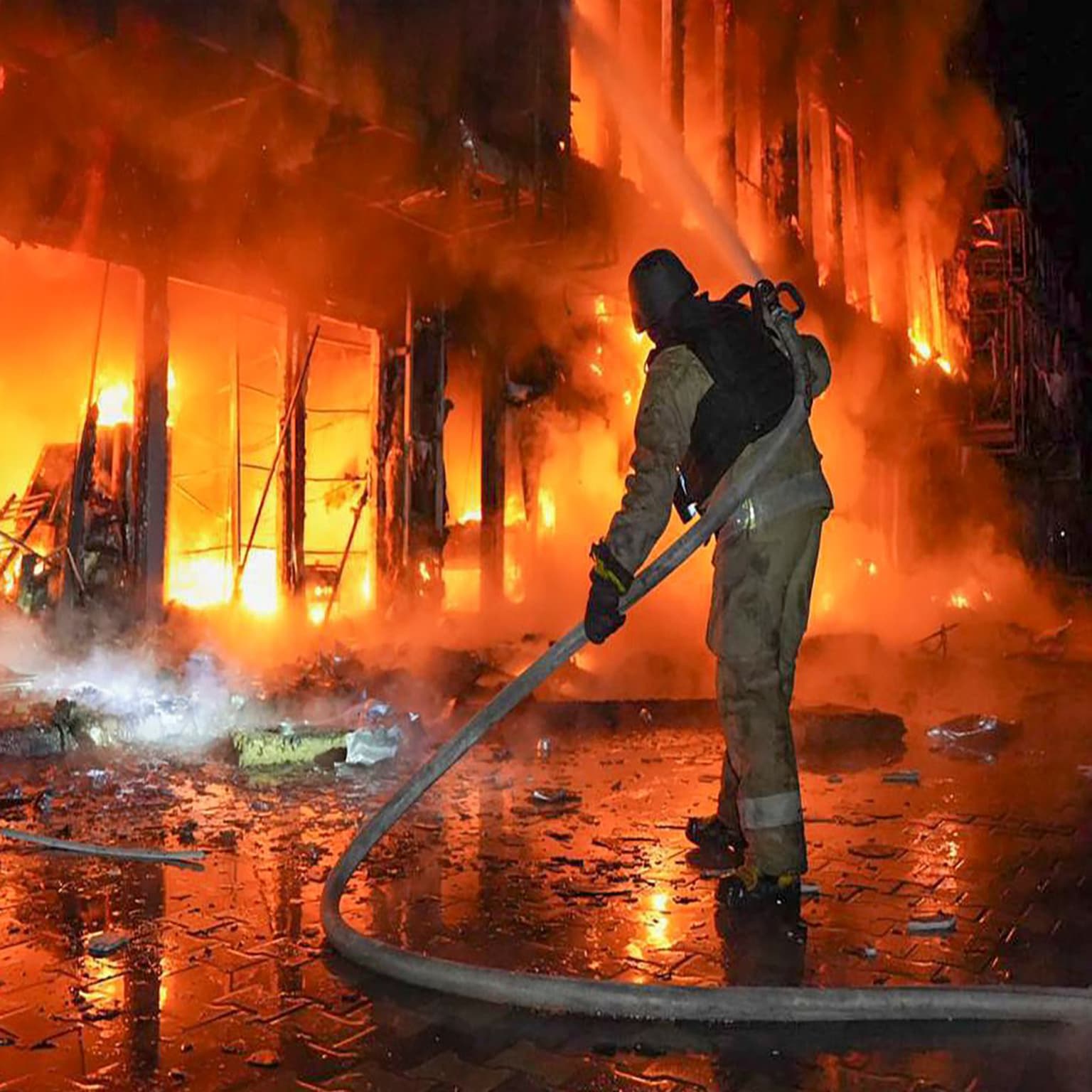 Russian ‘false flag’ attack blasts energy site and Odesa hit as Czech President visits artwork