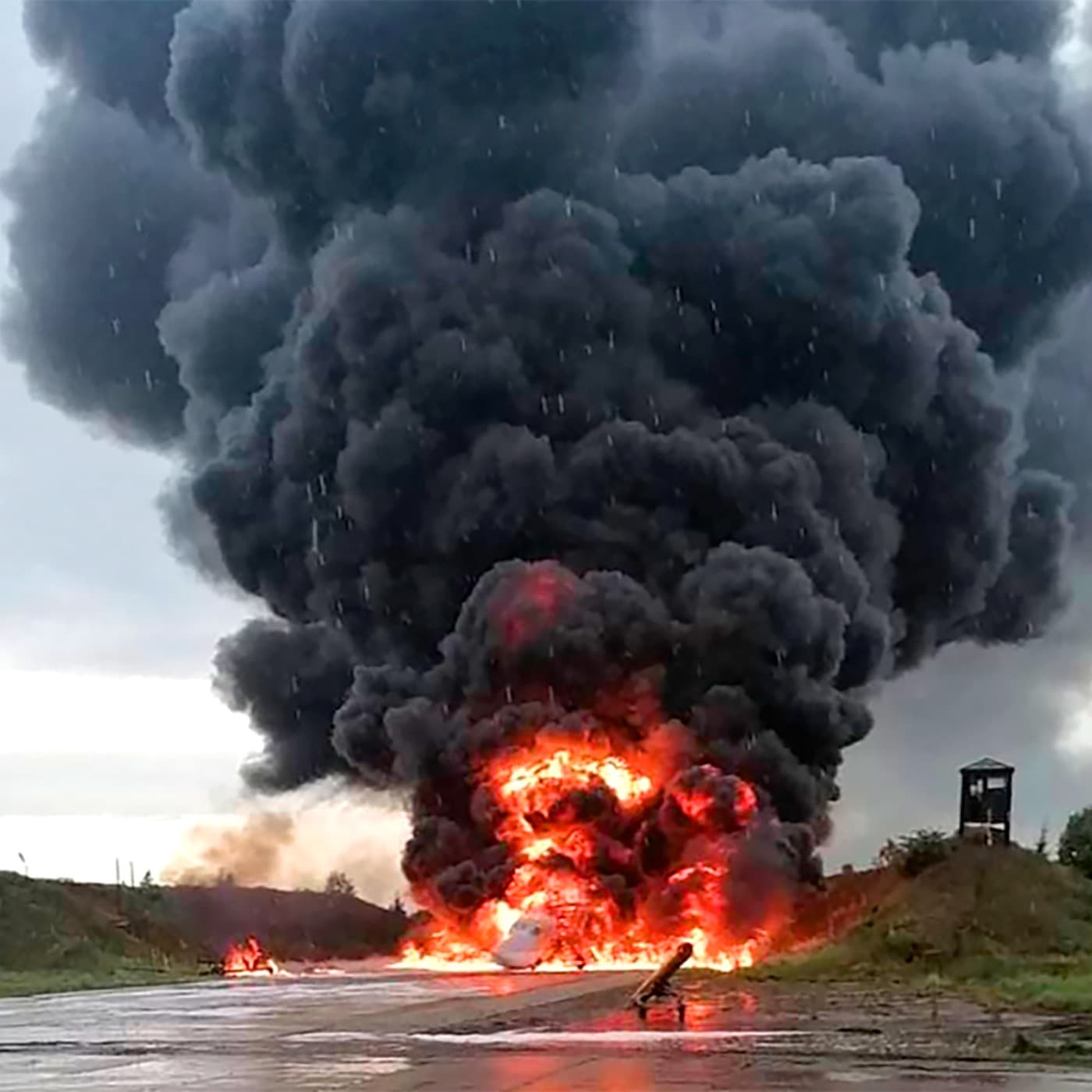 Gun battles reported in Russia as Ukrainian saboteurs wreak havoc & Russian warplane factory 'ablaze' artwork