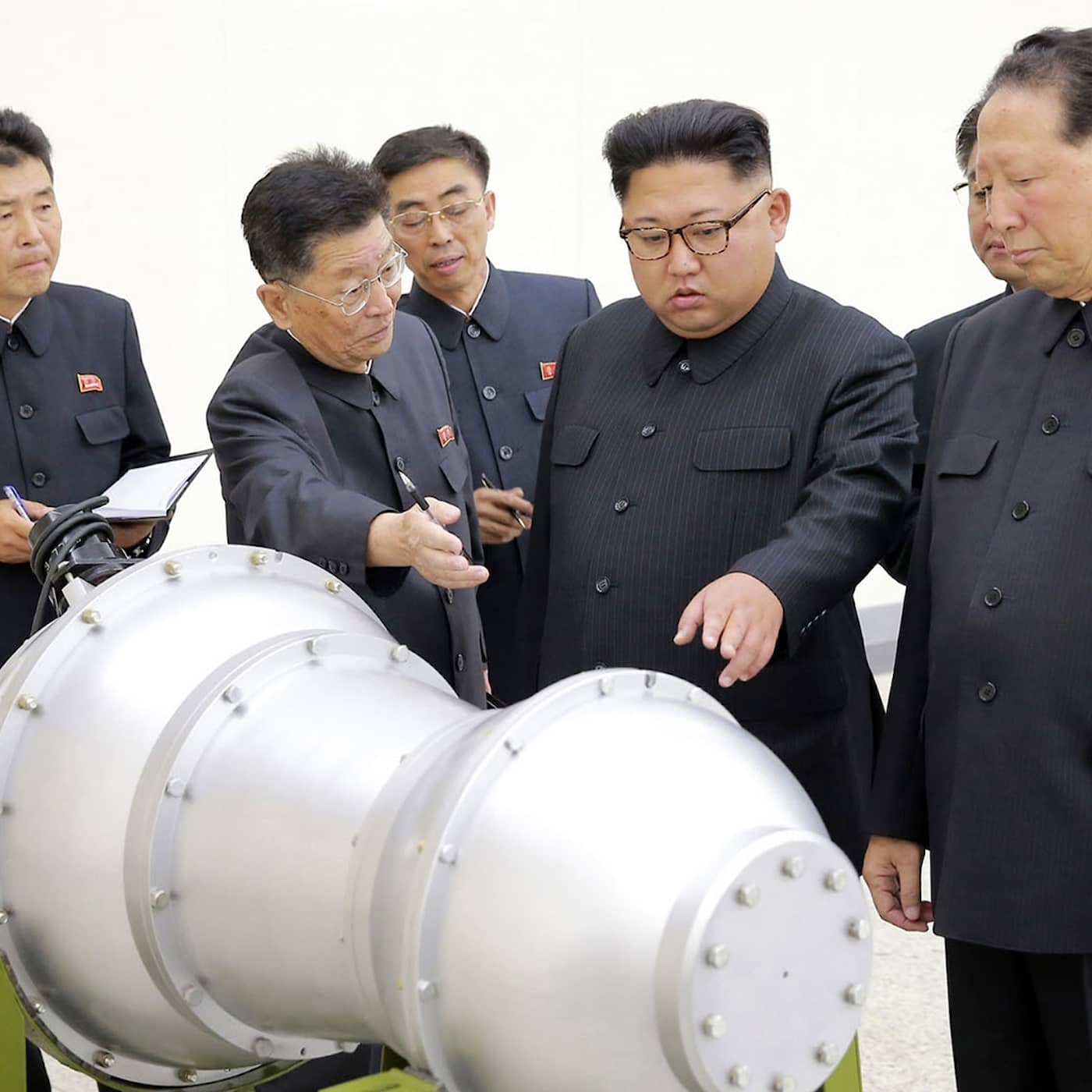 Nordkorea har provsprängt kärnvapen. Hör även; är stockholmaren en olycklig lantis? Och tysk tävling om att bli bästa"kansler". artwork