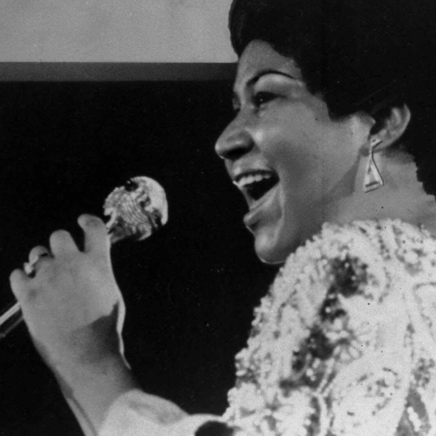Valobservatörer skickas till Sverige, Lisa Nilsson väljer en låt av Aretha Franklin, om alarmistisk politik, överviktiga munkar i Thailand artwork