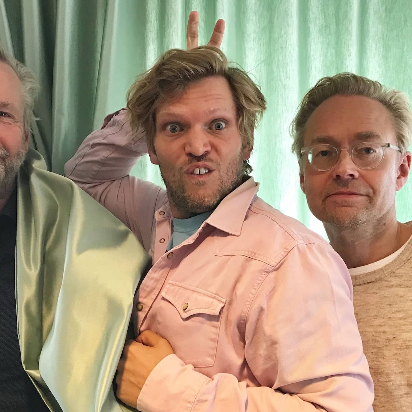 274: "Små hamsterskelett i garderoben" artwork