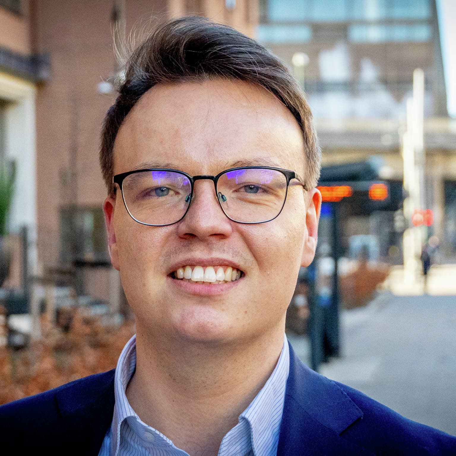 War in 1.5 years? Security researcher Fabian Hoffmann sounds the alarm artwork