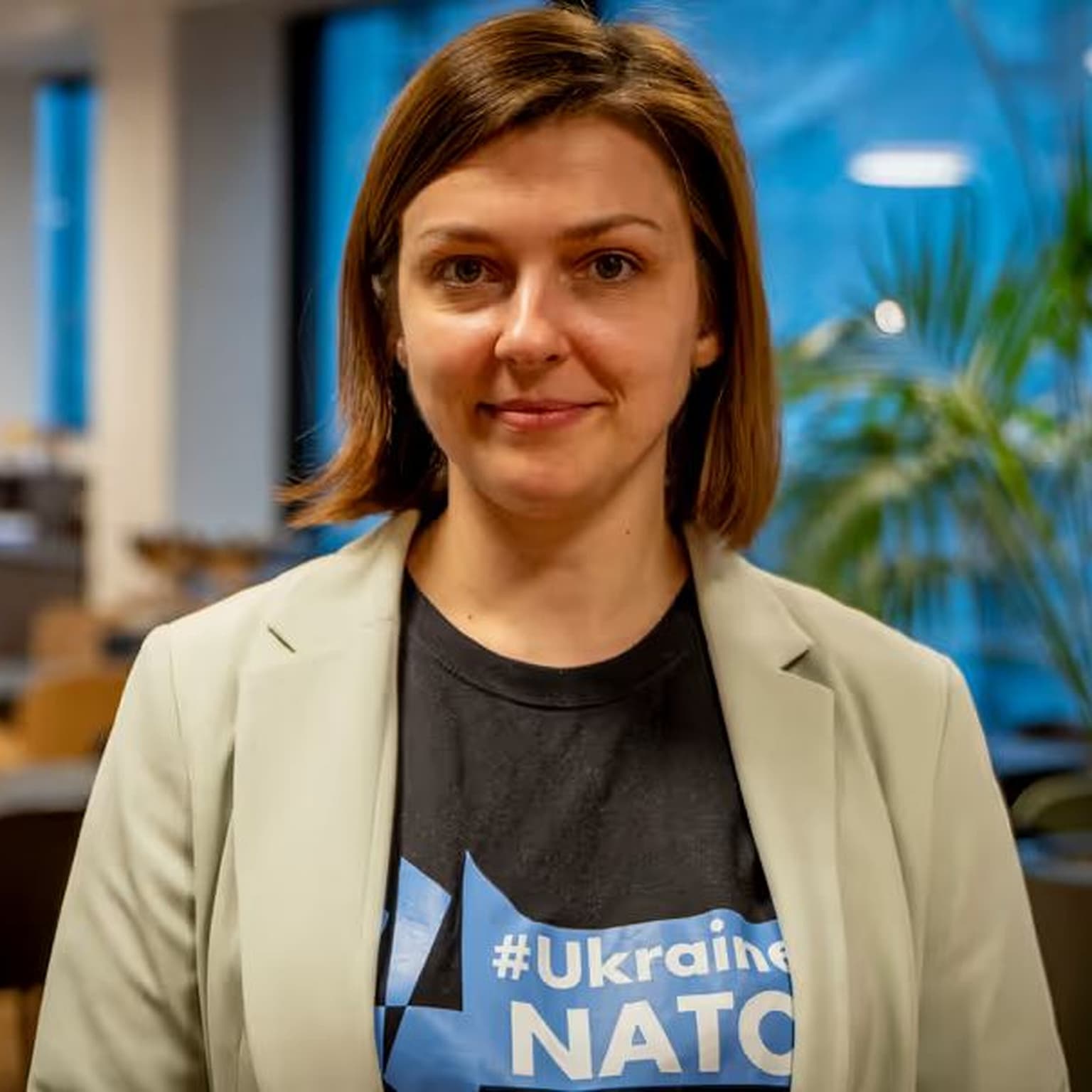 Massive Russian missile attack on Ukraine, Norwegian support and corruption in Ukraine. Guest: Olena Halushka artwork
