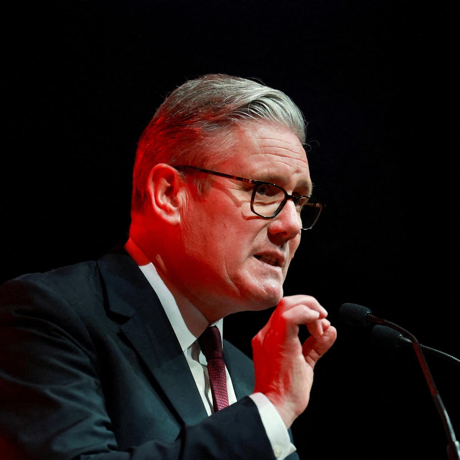 Starmer staves off mutiny over Mandelson mess… but for how long? - The Latest artwork