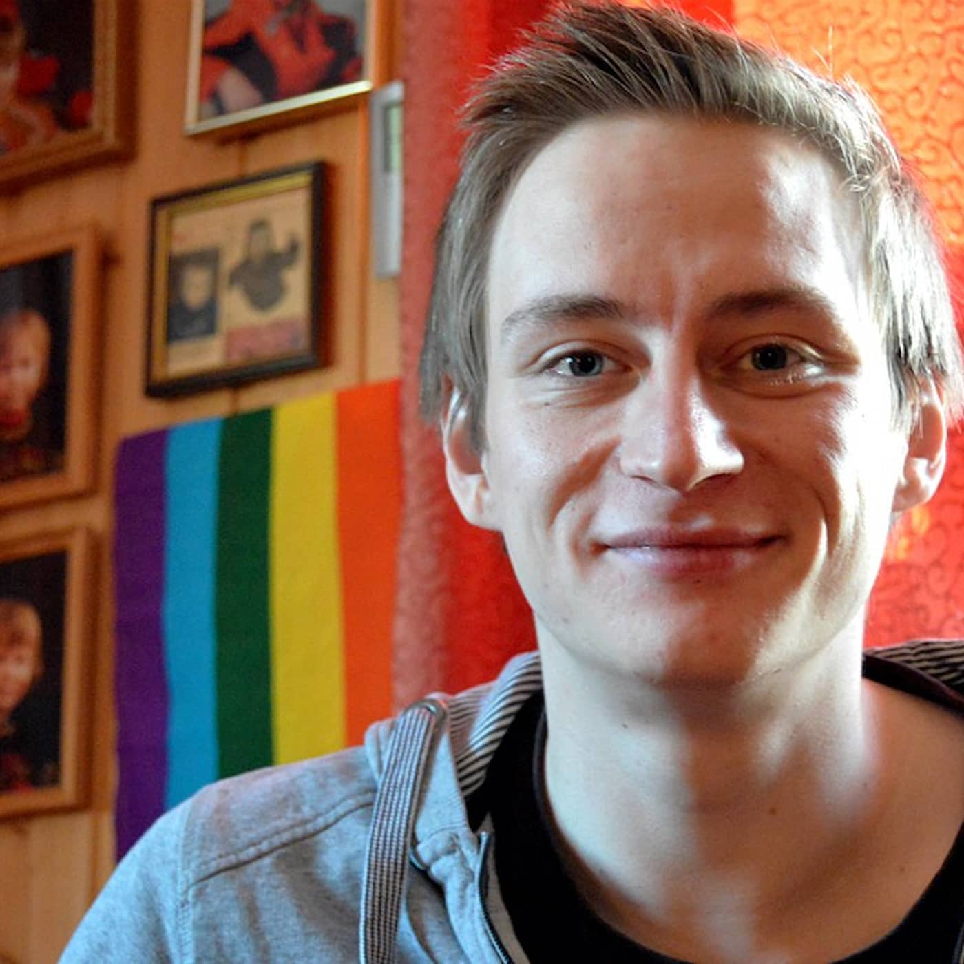 Gay i Sápmi - De kallar mig skev artwork