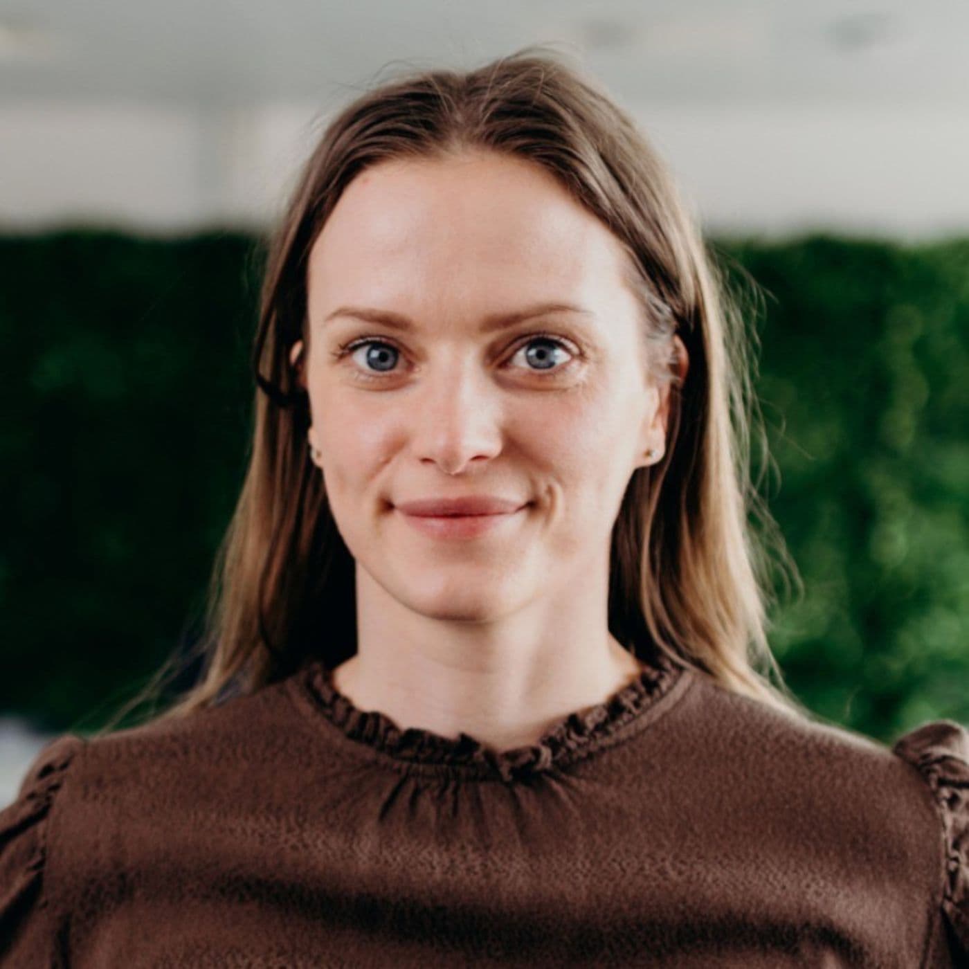 Christine har følt sig forkert igennem størstedelen af livet: "Der var aldrig nogen der sagde jeg bare var god nok.." artwork