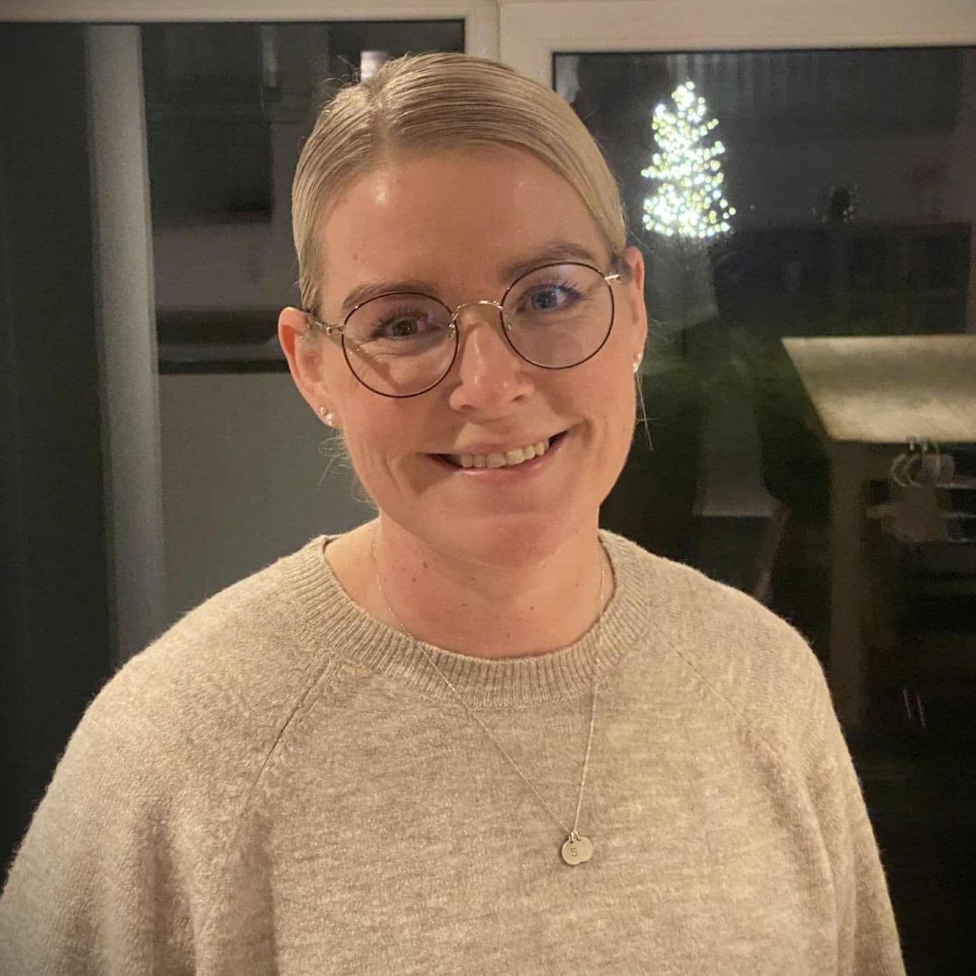 Karina blev ramt af Sudden Deafness: "Jeg går helt ned med flaget - som i at jeg rammer bunden!" artwork