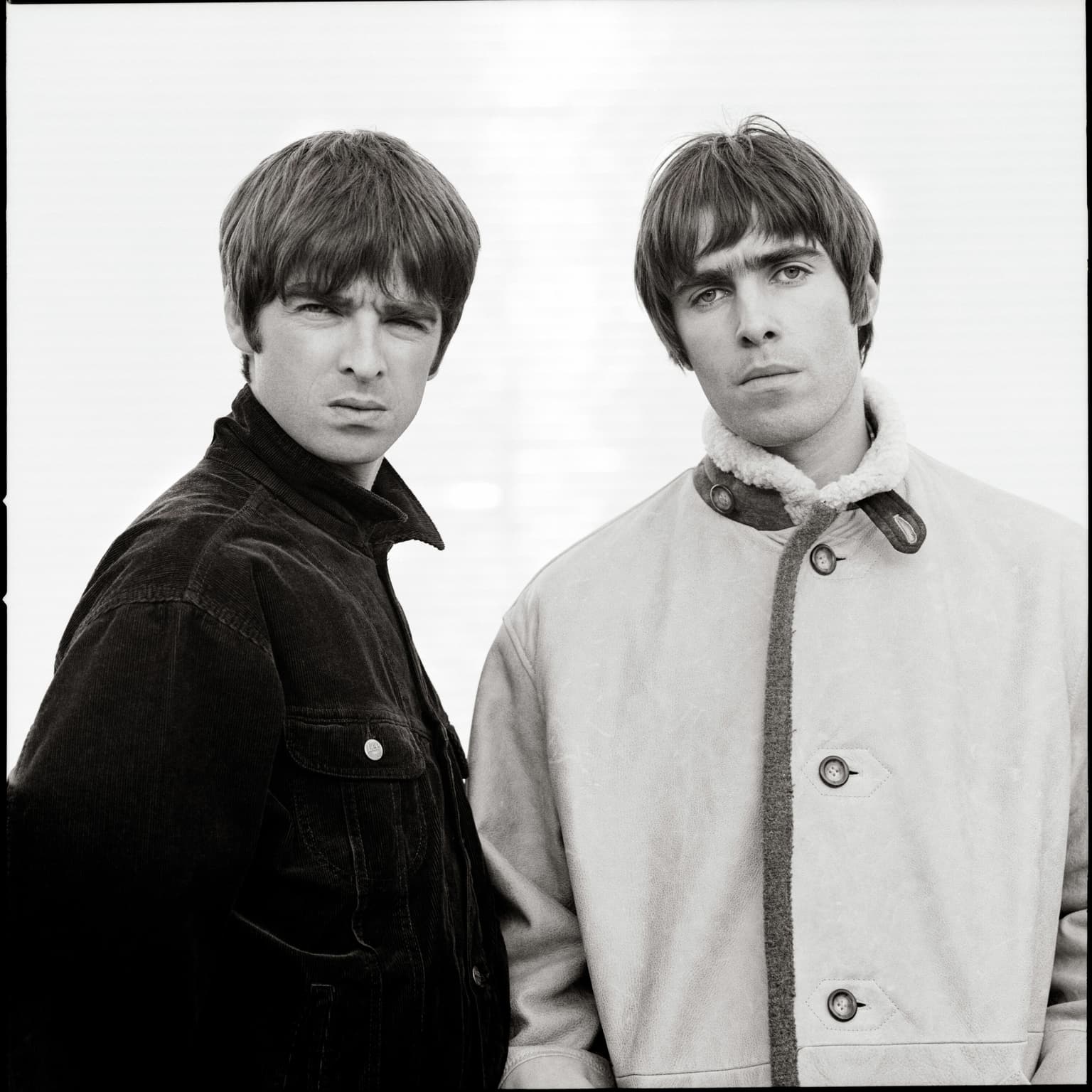 Oasis er tilbage – fedt eller patetisk? artwork