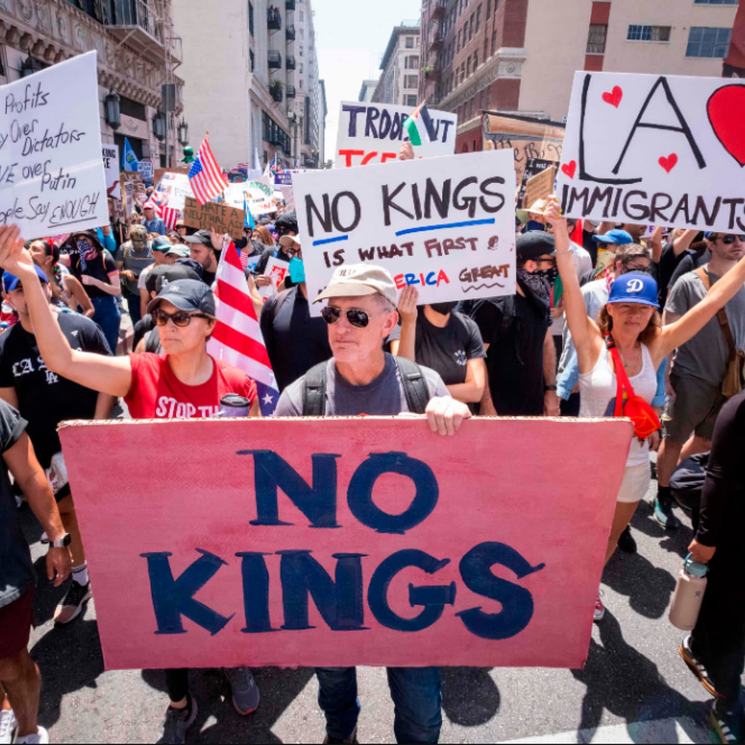 Militærparade og demonstrationer mod Trump: »No kings!« artwork
