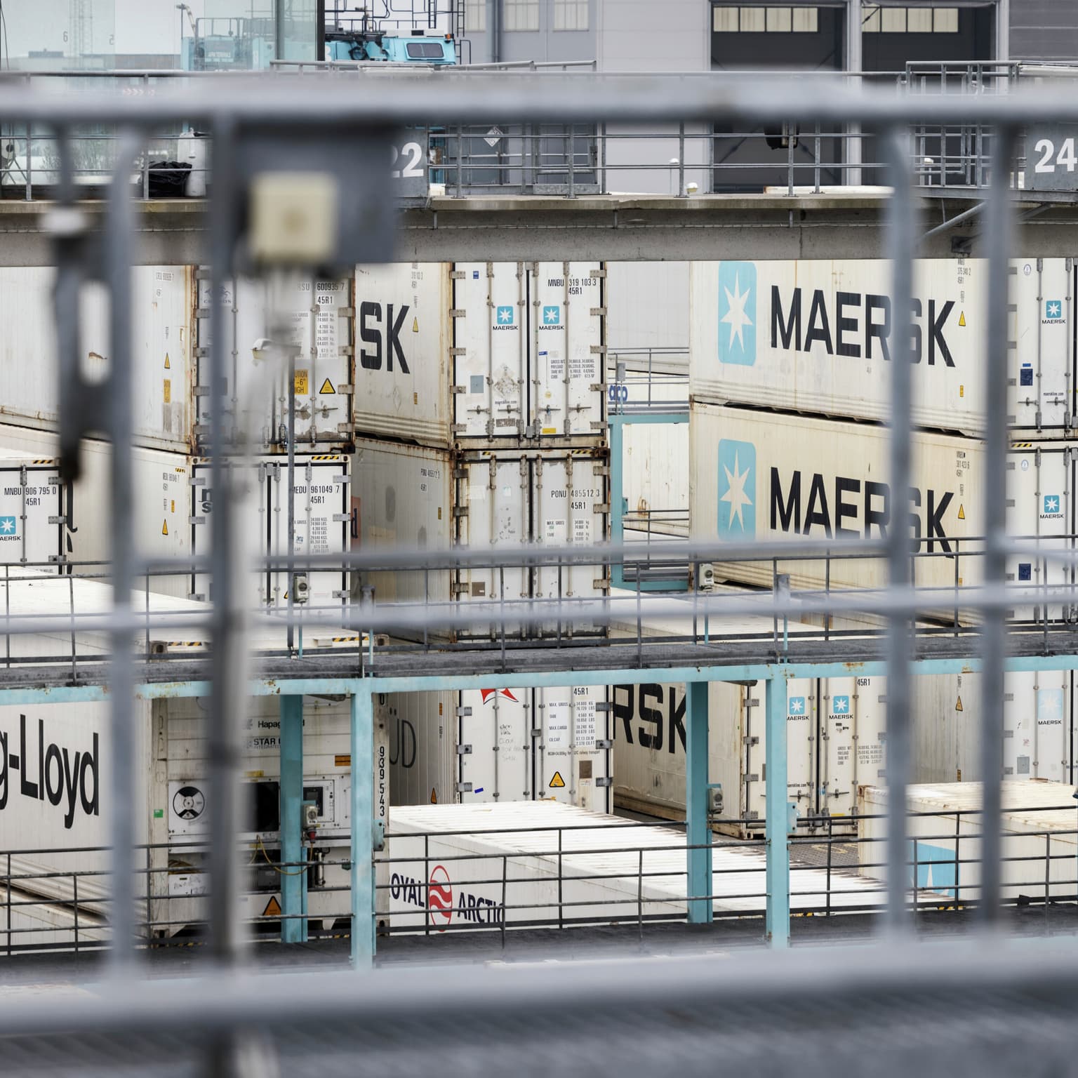 Mærsk og Danmarks største havn i åben krig artwork