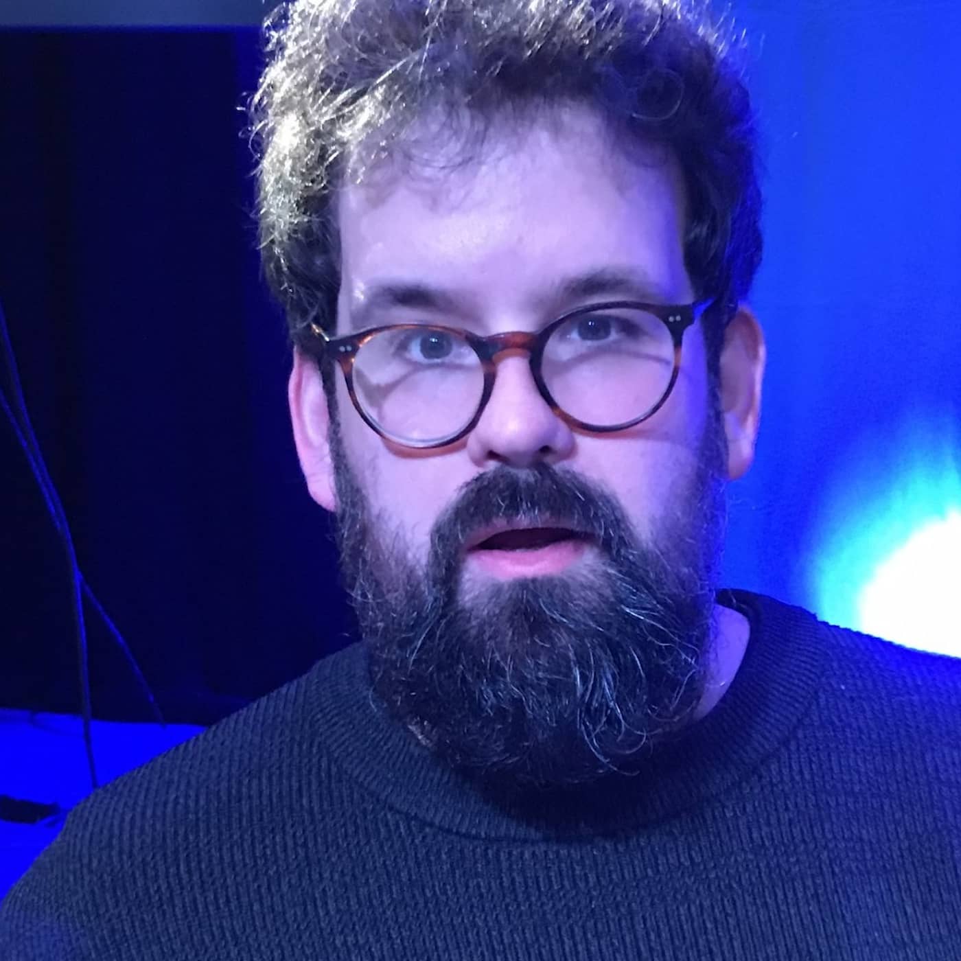 Därför har Eric Stern på sig cykelhjälm när faster Penny kommer på besök artwork