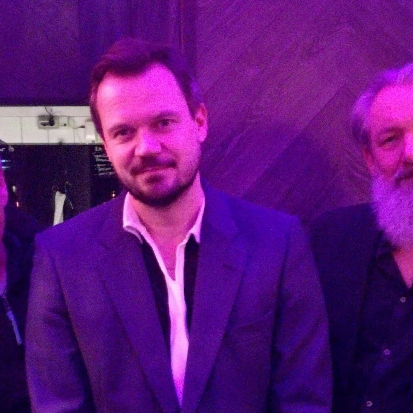 Gæstebud med Peter Sommer: Et overraskende og forfriskende sæt fra en ordekvilibrist artwork