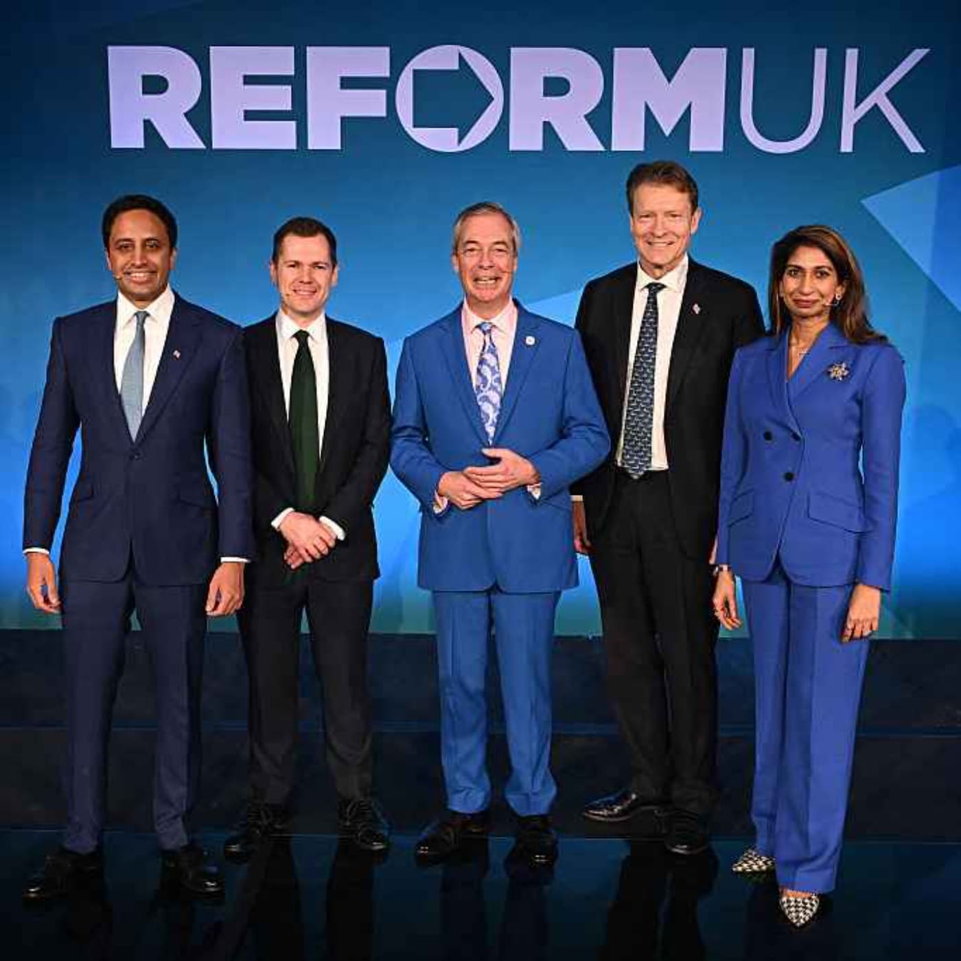 Nigel Farage unveils his shadow cabinet artwork