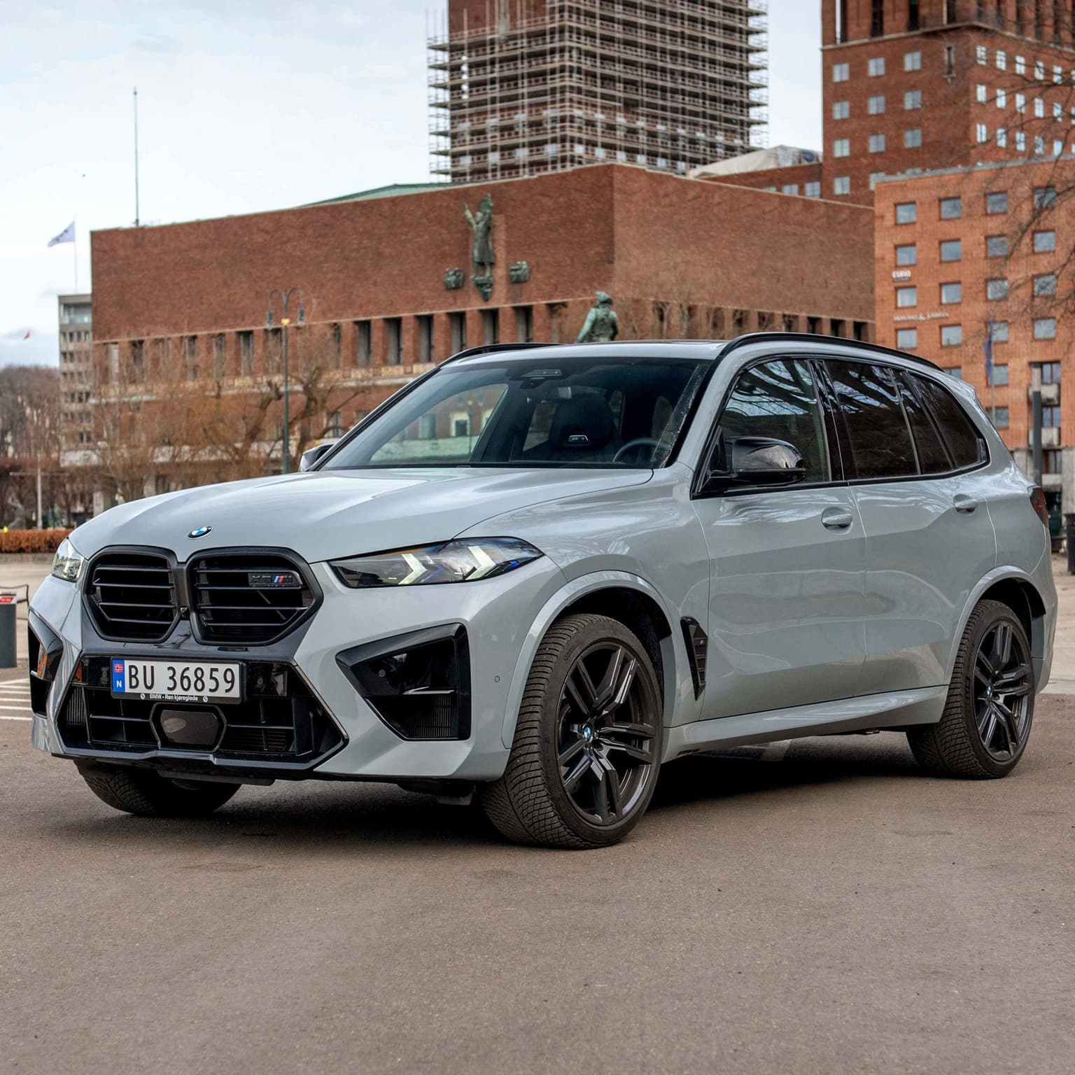 Bonus: SUV-beist med 625 hestekrefter artwork