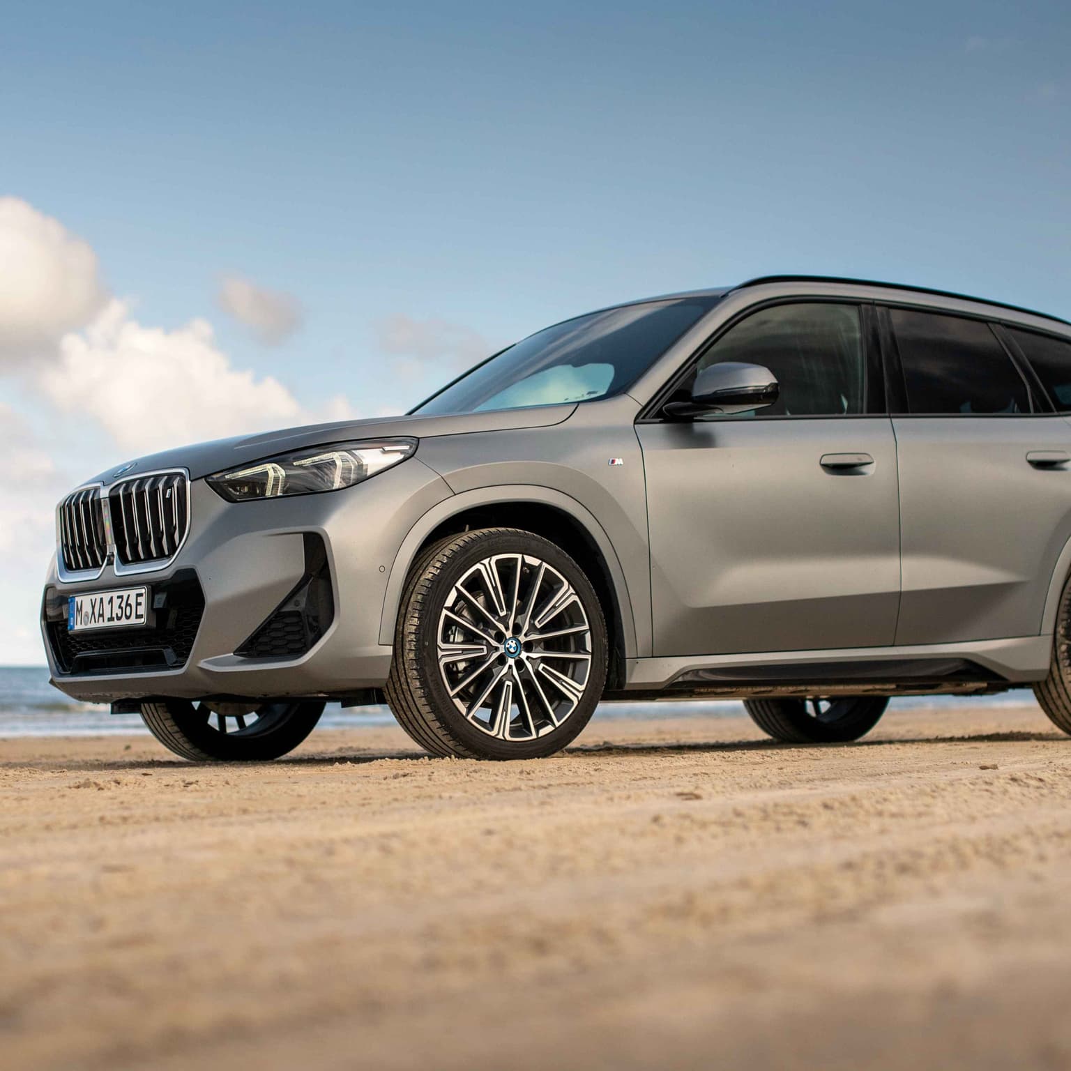 Test av BMW iX1, men er den for dyr?! artwork