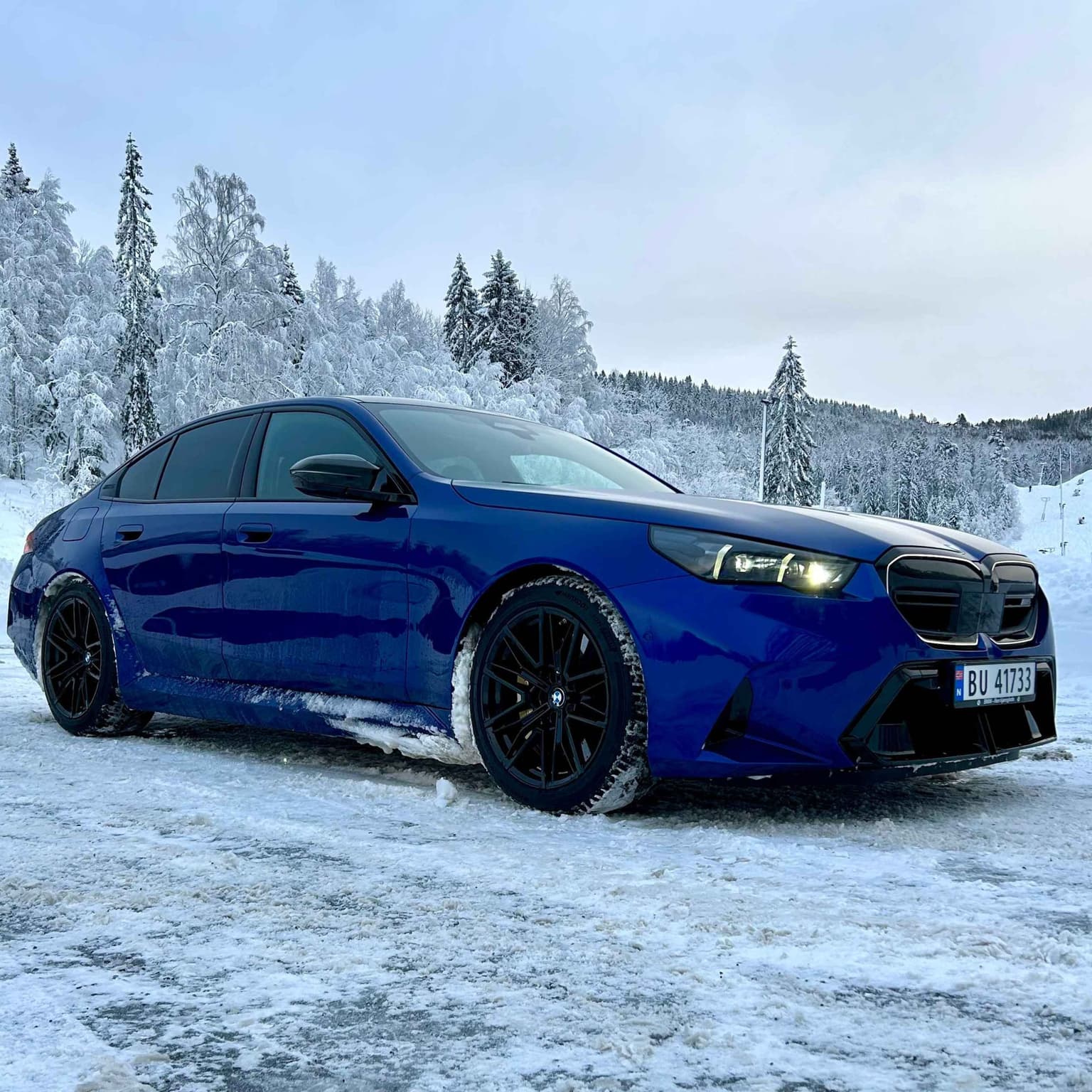 Bonus: BMW M5: Her er dommen (på tungt vinterføre) artwork