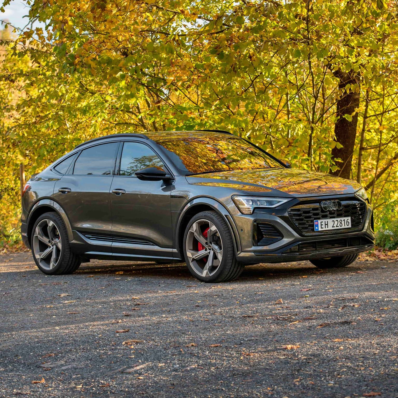 Bonus: Road trip med kort rekkevidde – Audi SQ8 e-tron artwork