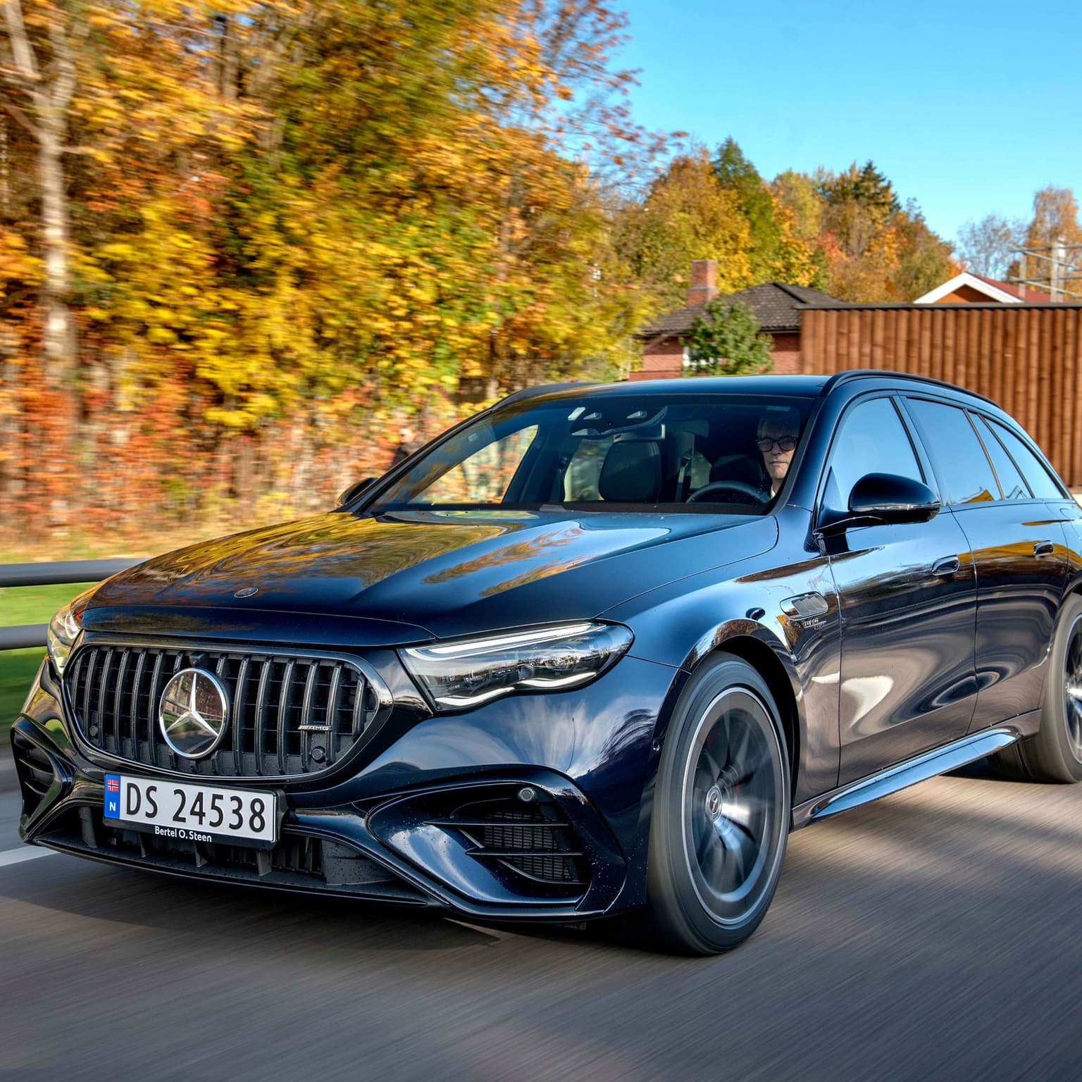 Bonus: Mercedes-AMG E 53 – fordeler og ulemper artwork