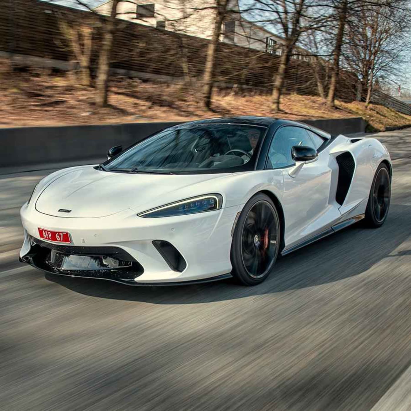 Bonus: McLaren GT med plass til Marius' golfkøller artwork