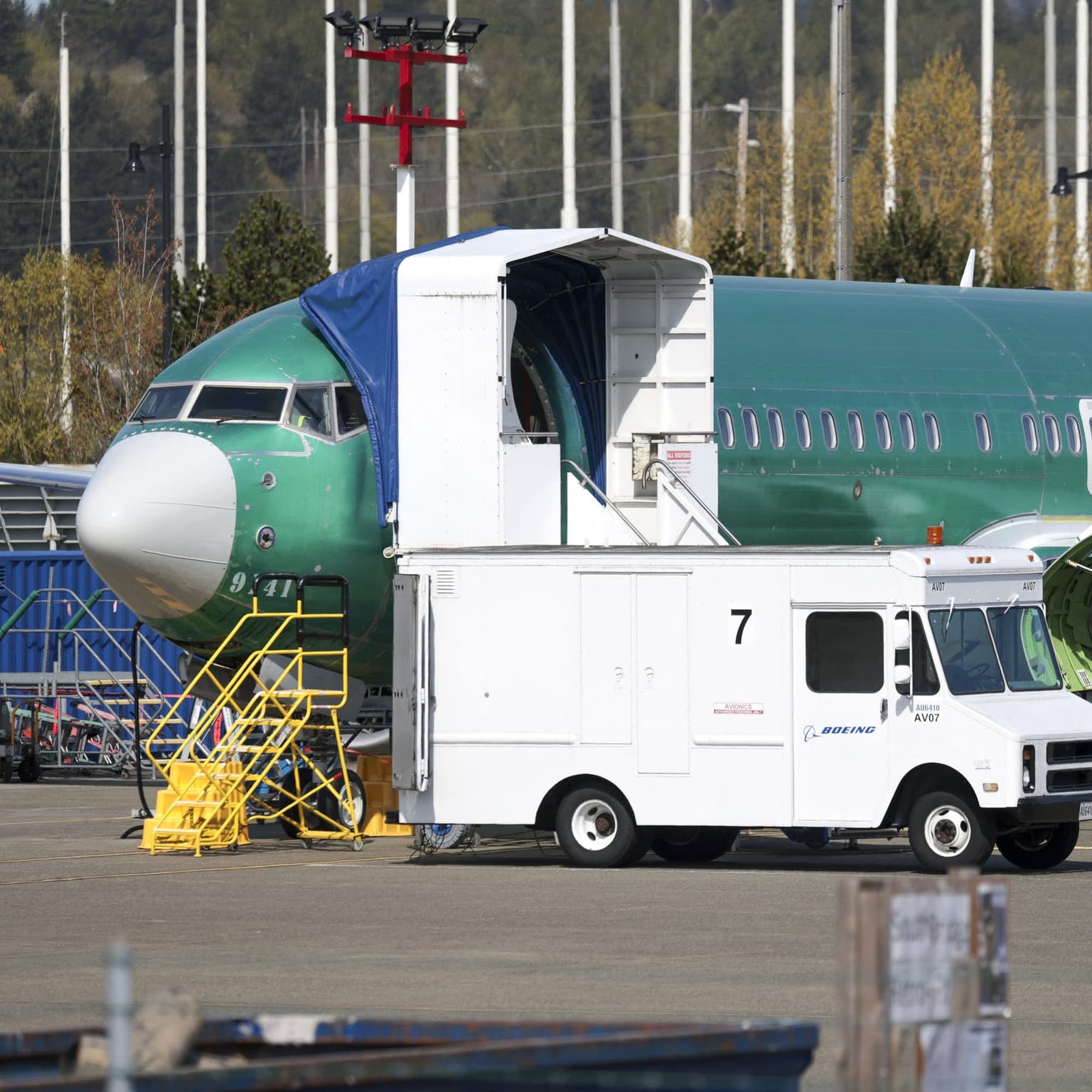 Boeing bounces back artwork