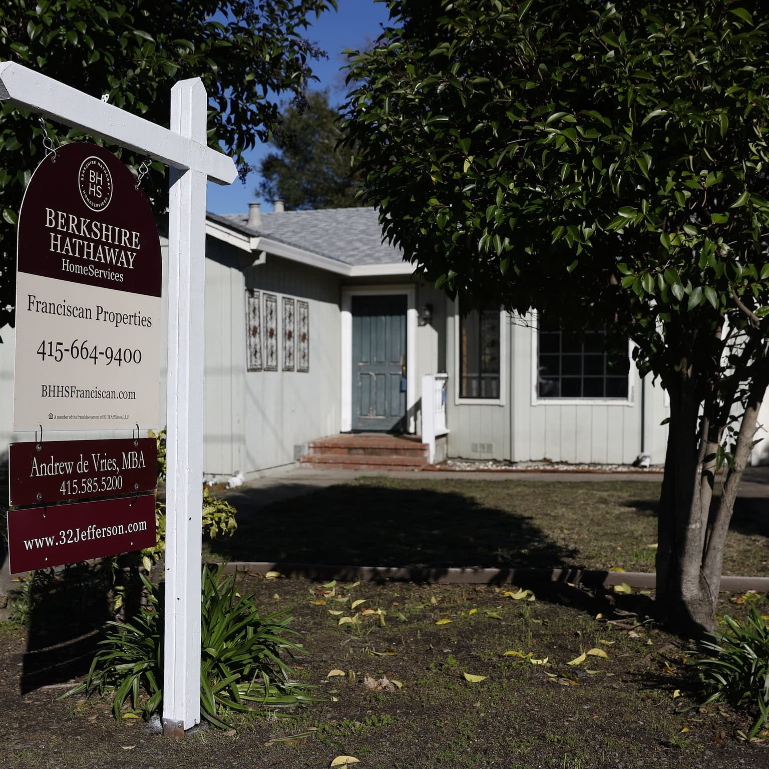 Trump's latest plan to lower mortgage rates artwork