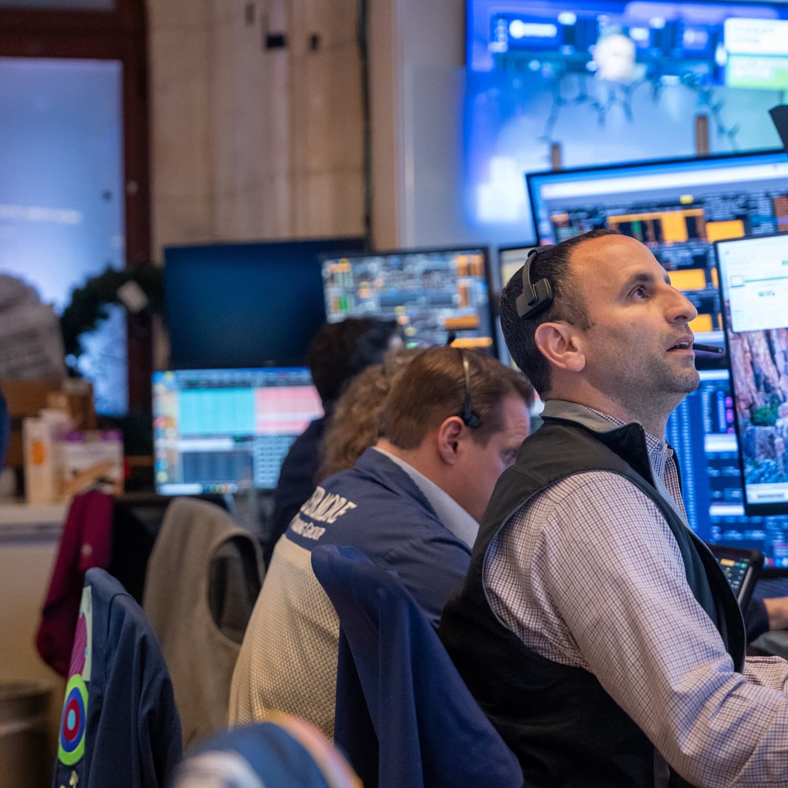 What are corporate outlooks without federal data? artwork