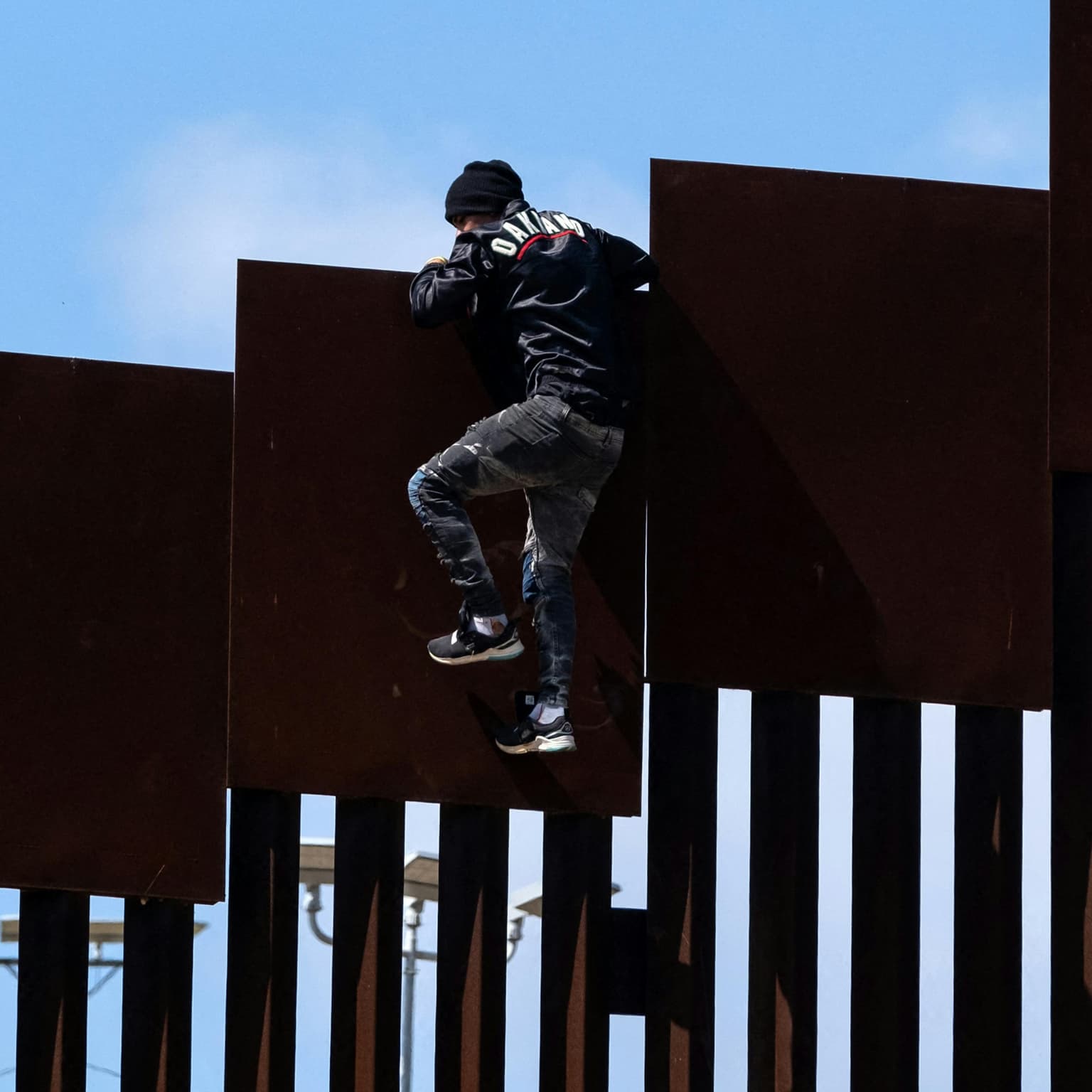 Why both sides fail on immigration artwork