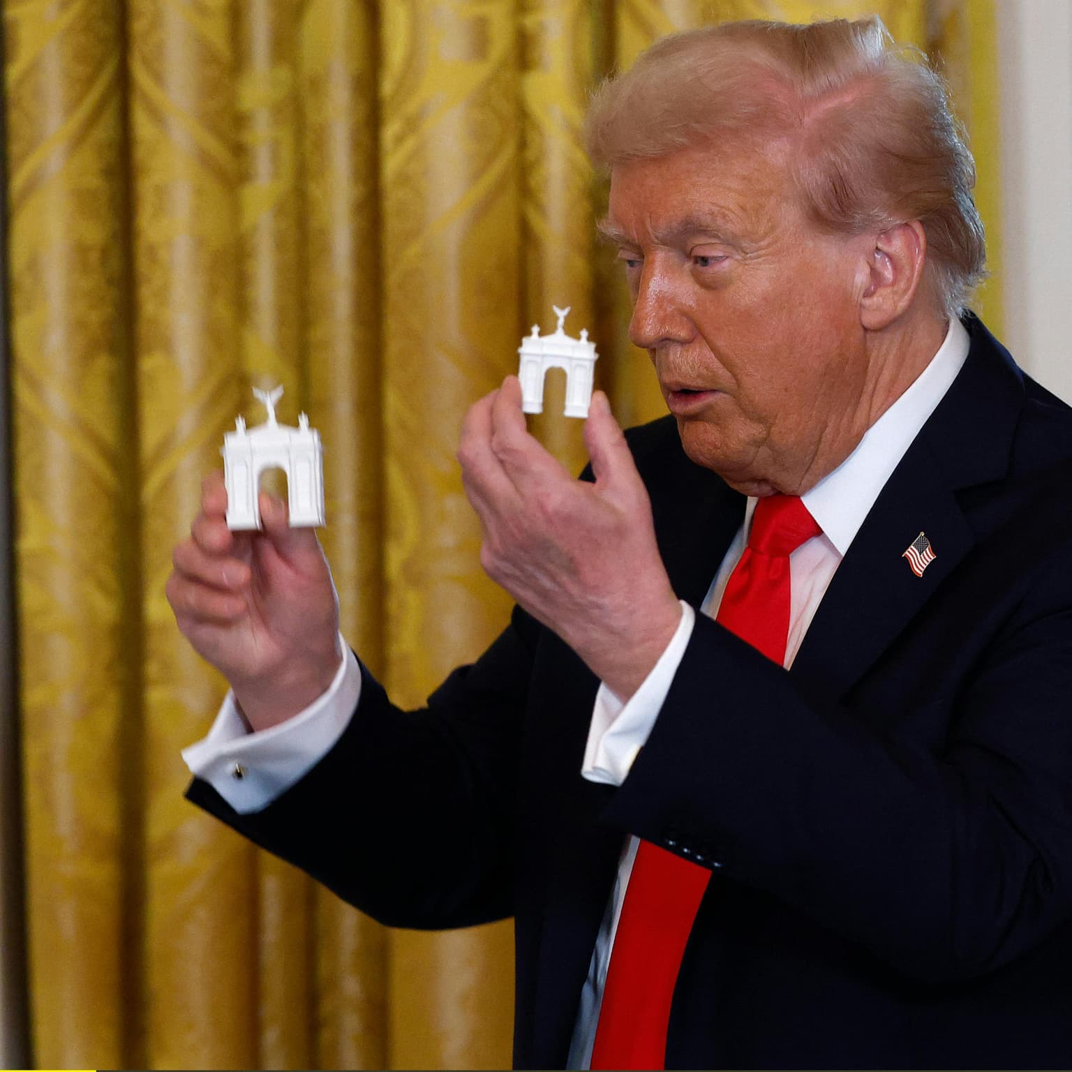 Extreme Makeover: White House Edition artwork