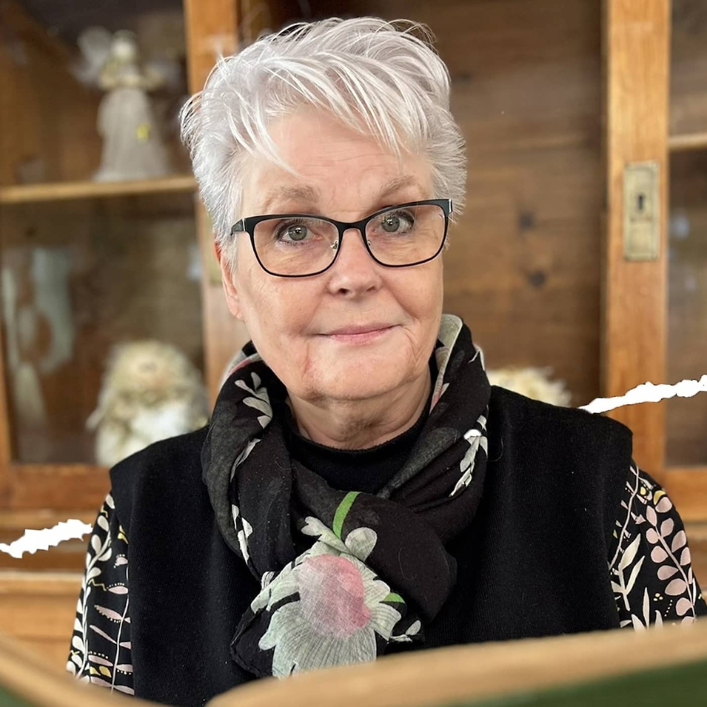 Elsa: Mamma förbjöd oss att söka efter hennes far artwork