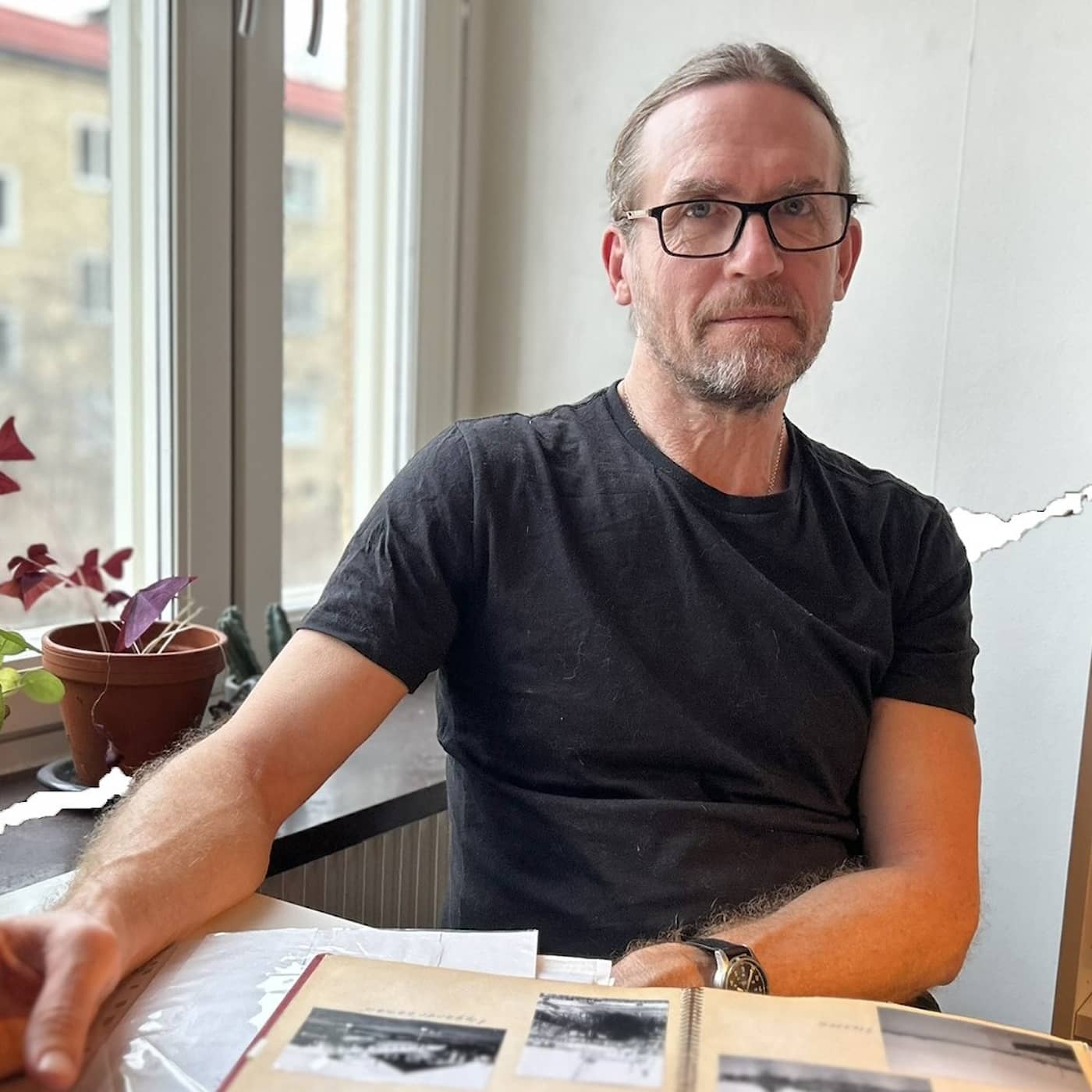 Per-Erik tog upp pappas jakt efter farfar artwork