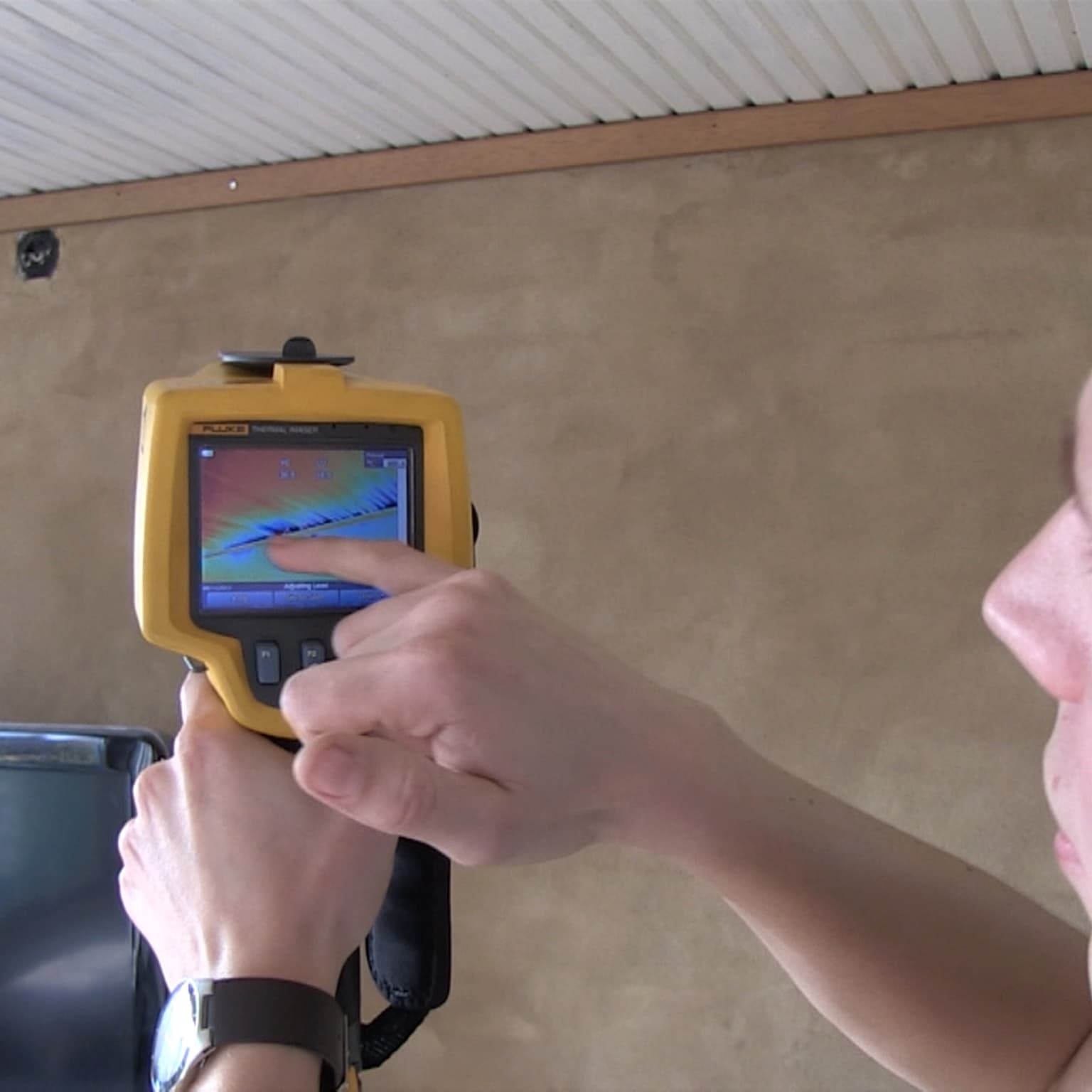 Lyn-analyse: Virksomheder tvunget til at klimarenovere for milliarder uden grund artwork
